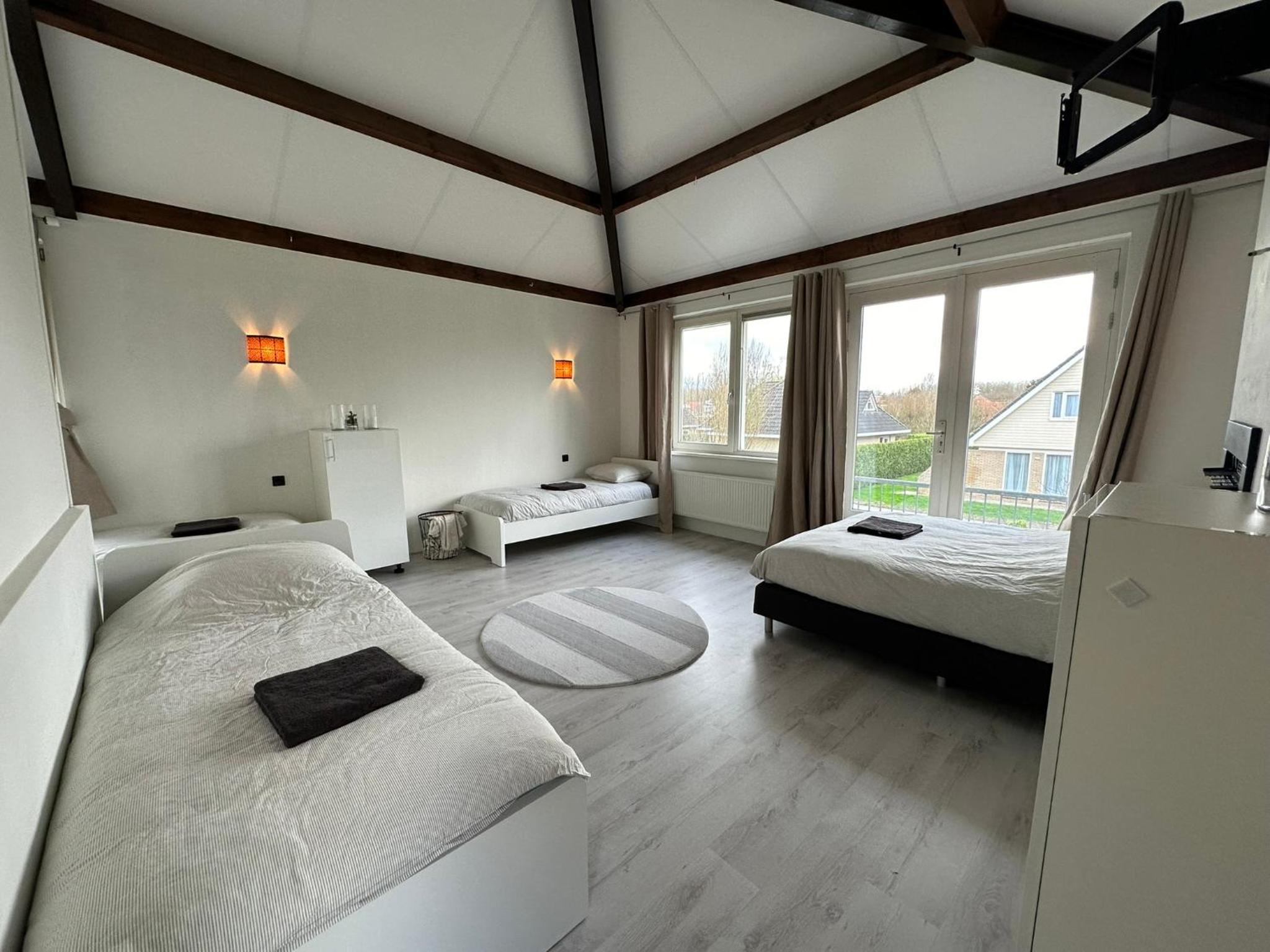 Groot vakantiehuis nabij Amsterdam inclusief jacuzzi