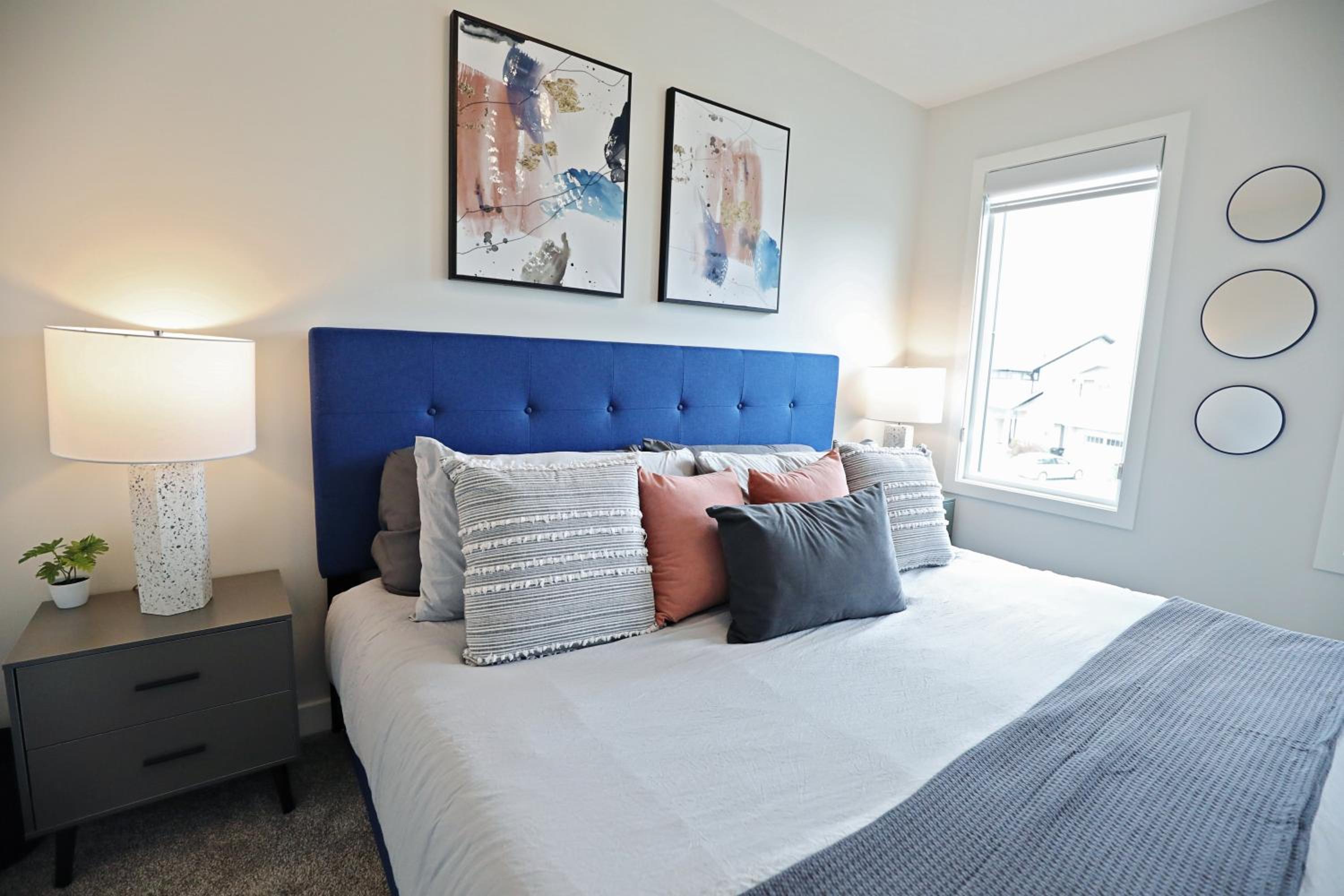 Stylish Home with AC, 3 King Beds, Garage, Disney