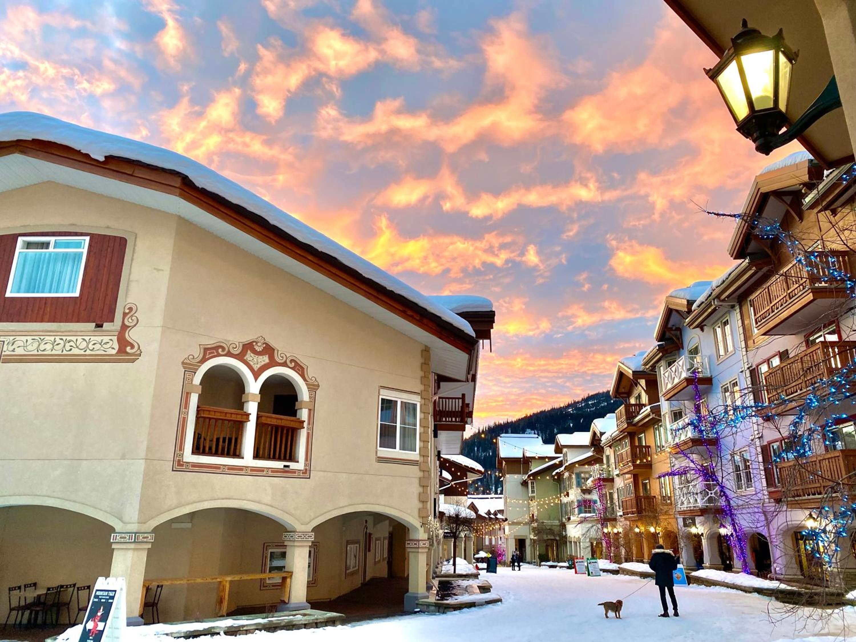 Sun Peaks Vacations - Morrisey Chalet at Sun Peaks - Property Image 1