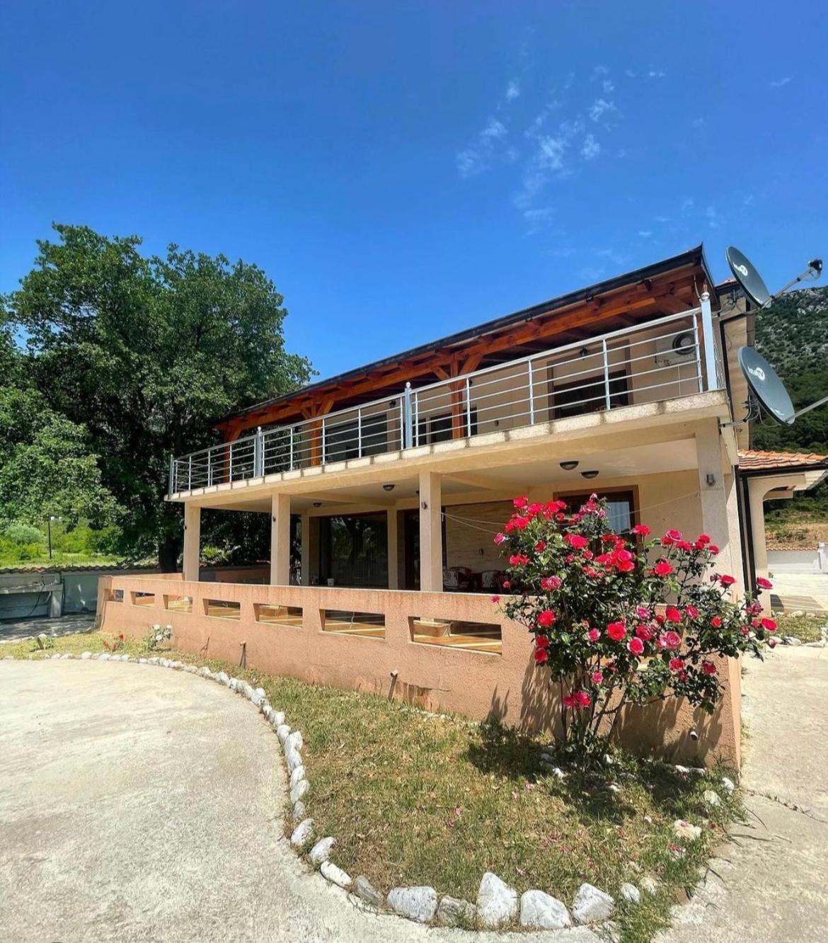 STARS RESIDENCE
