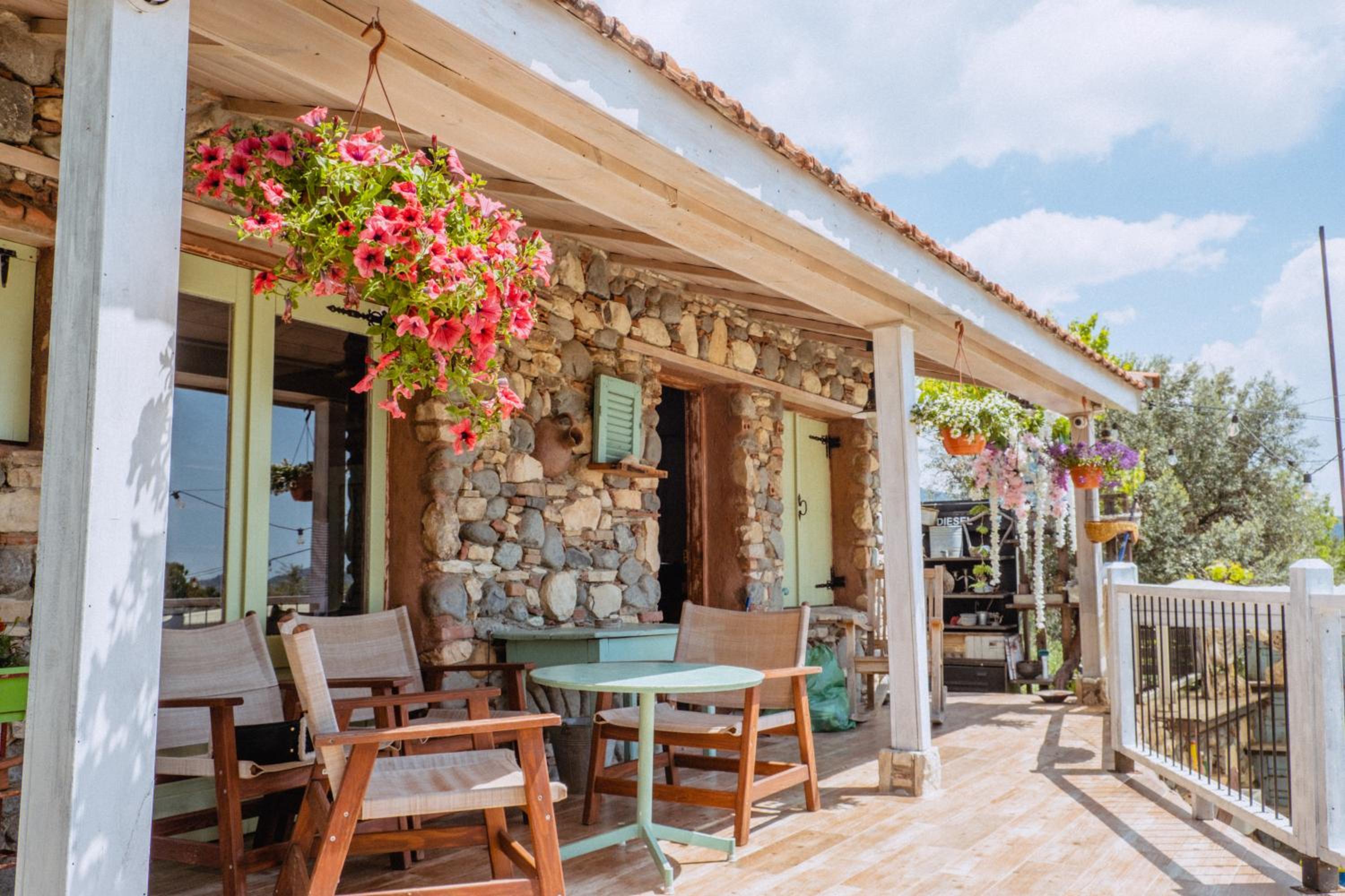 Rozana House
