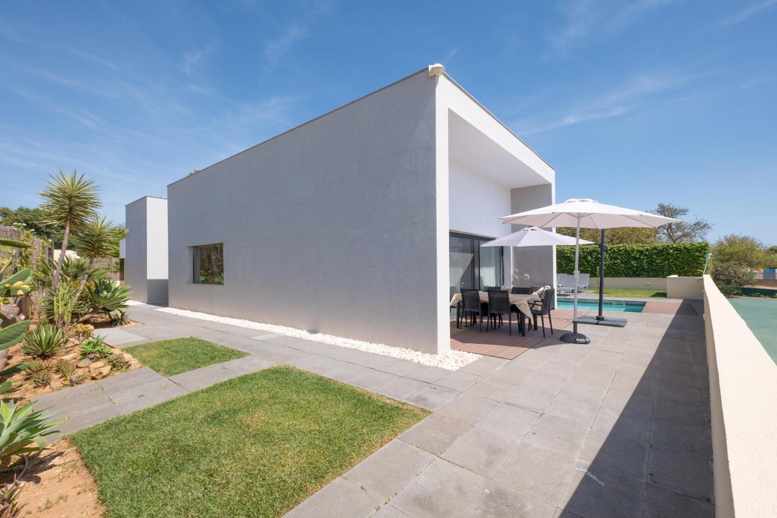 Bela Vista da Luz 17 by Destination Algarve view 4
