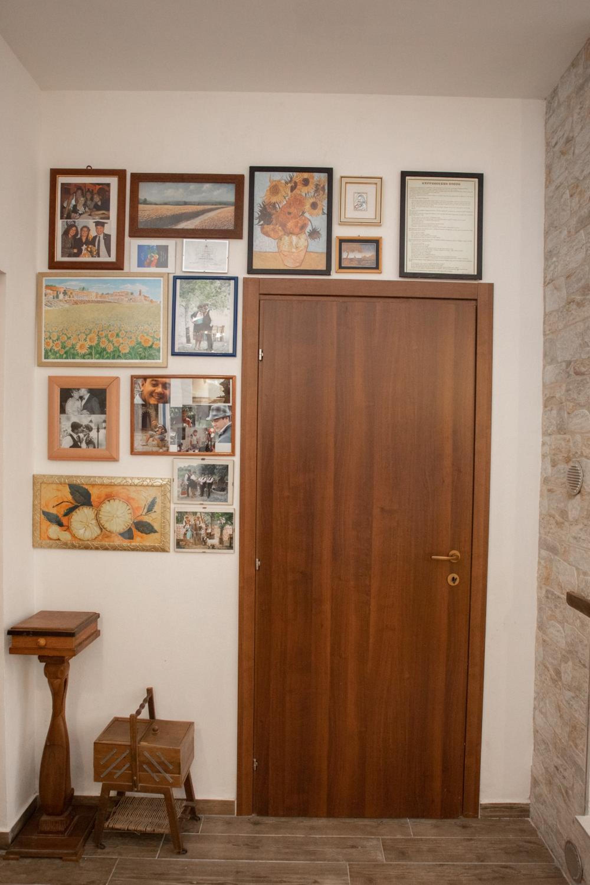 Photo 9