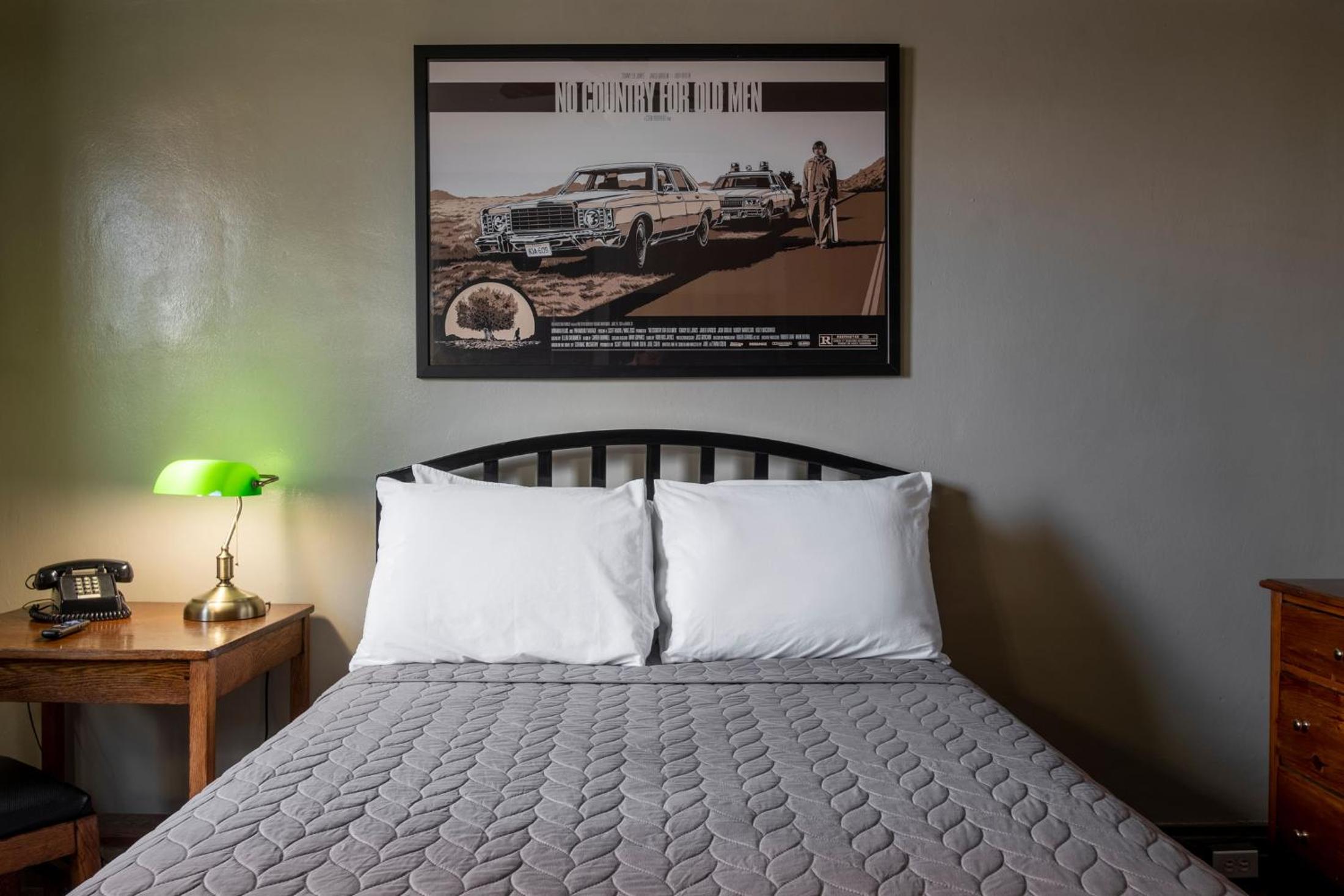 Gardner Hotel & Hostel