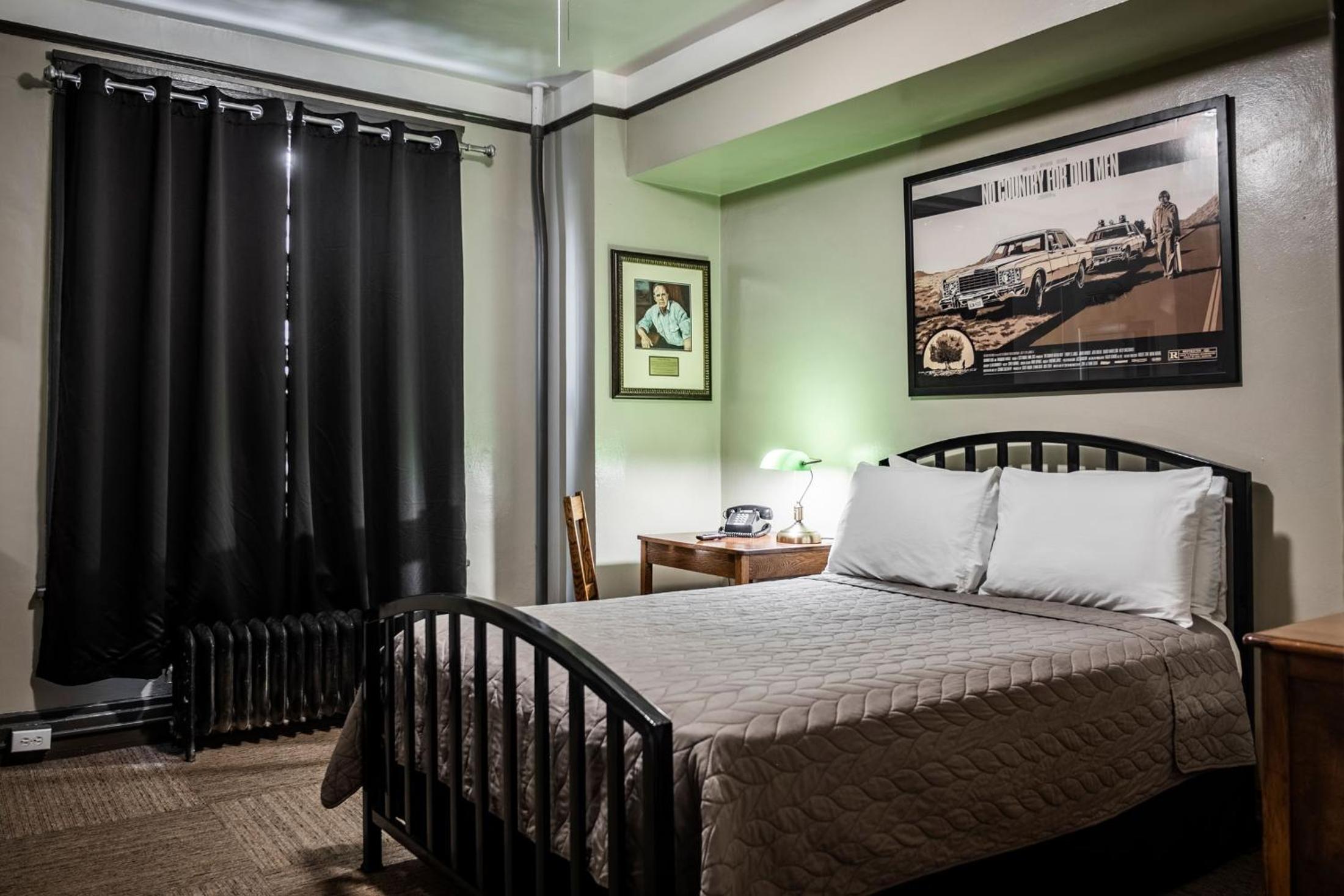 Gardner Hotel & Hostel
