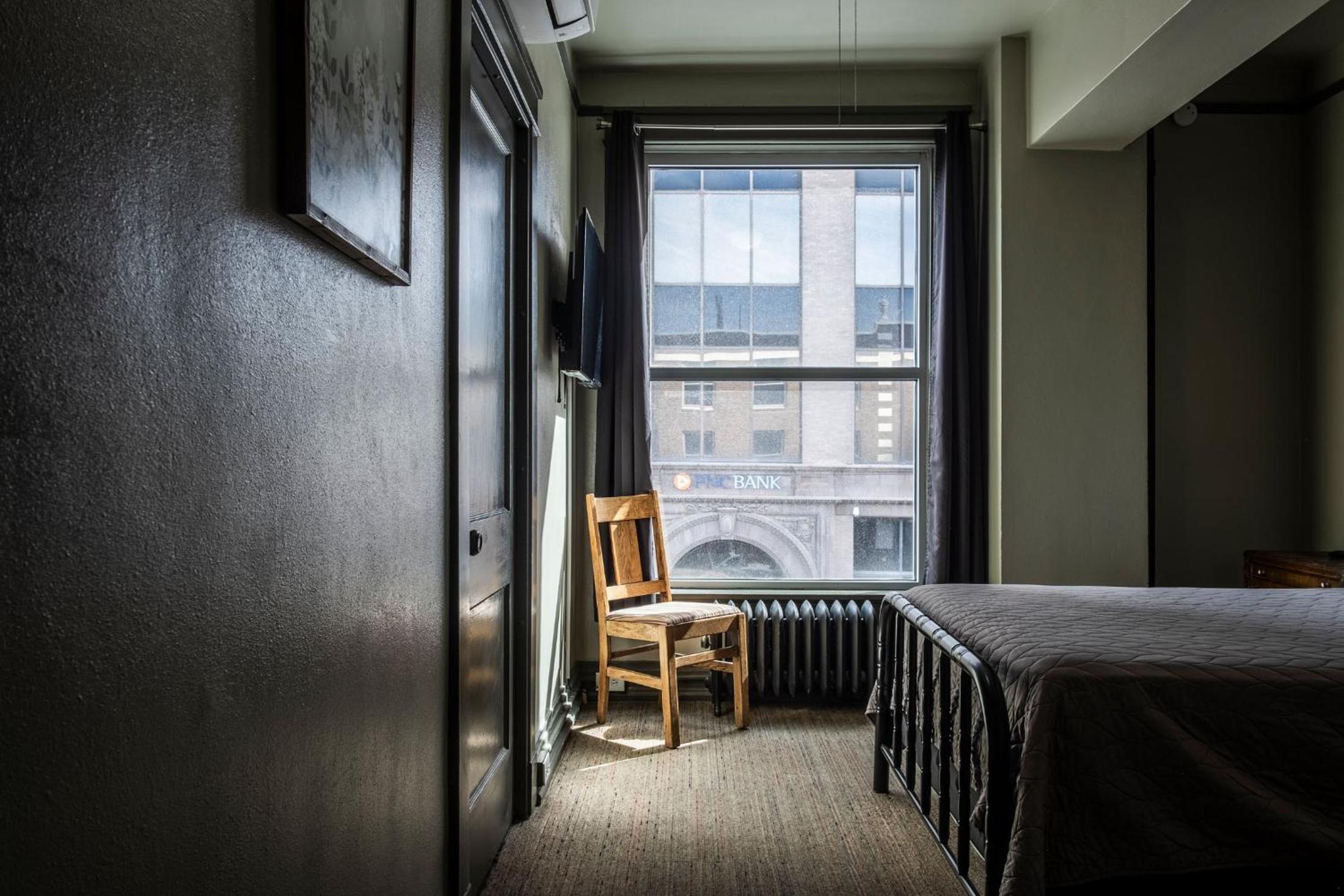 Gardner Hotel & Hostel