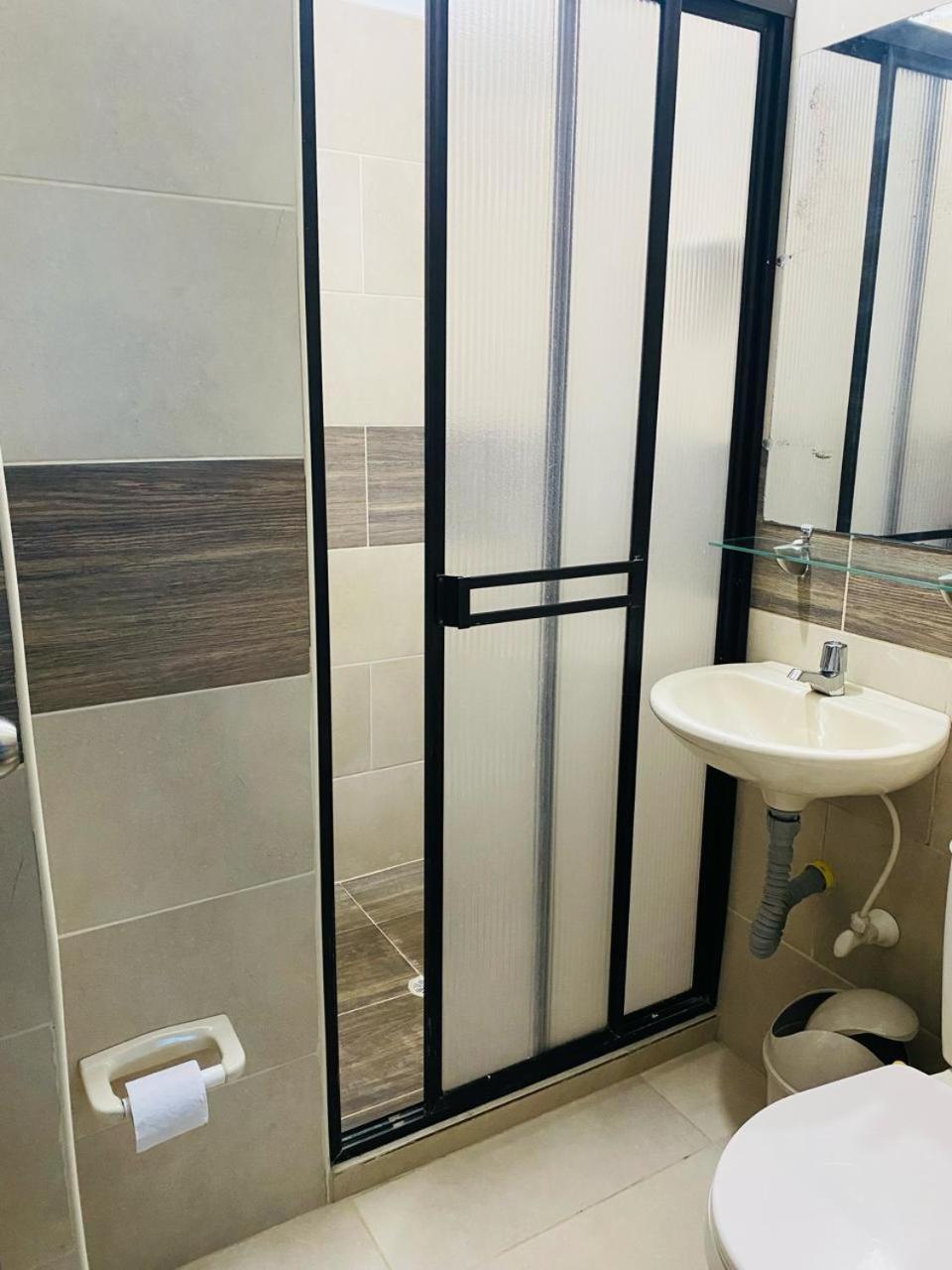 APARTAMENTO CÉNTRICO con PISCINA a UNA CUADRA