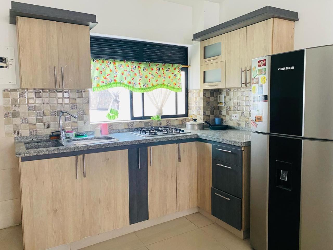 APARTAMENTO CÉNTRICO con PISCINA a UNA CUADRA