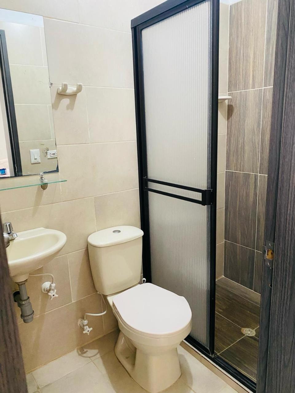 APARTAMENTO CÉNTRICO con PISCINA a UNA CUADRA