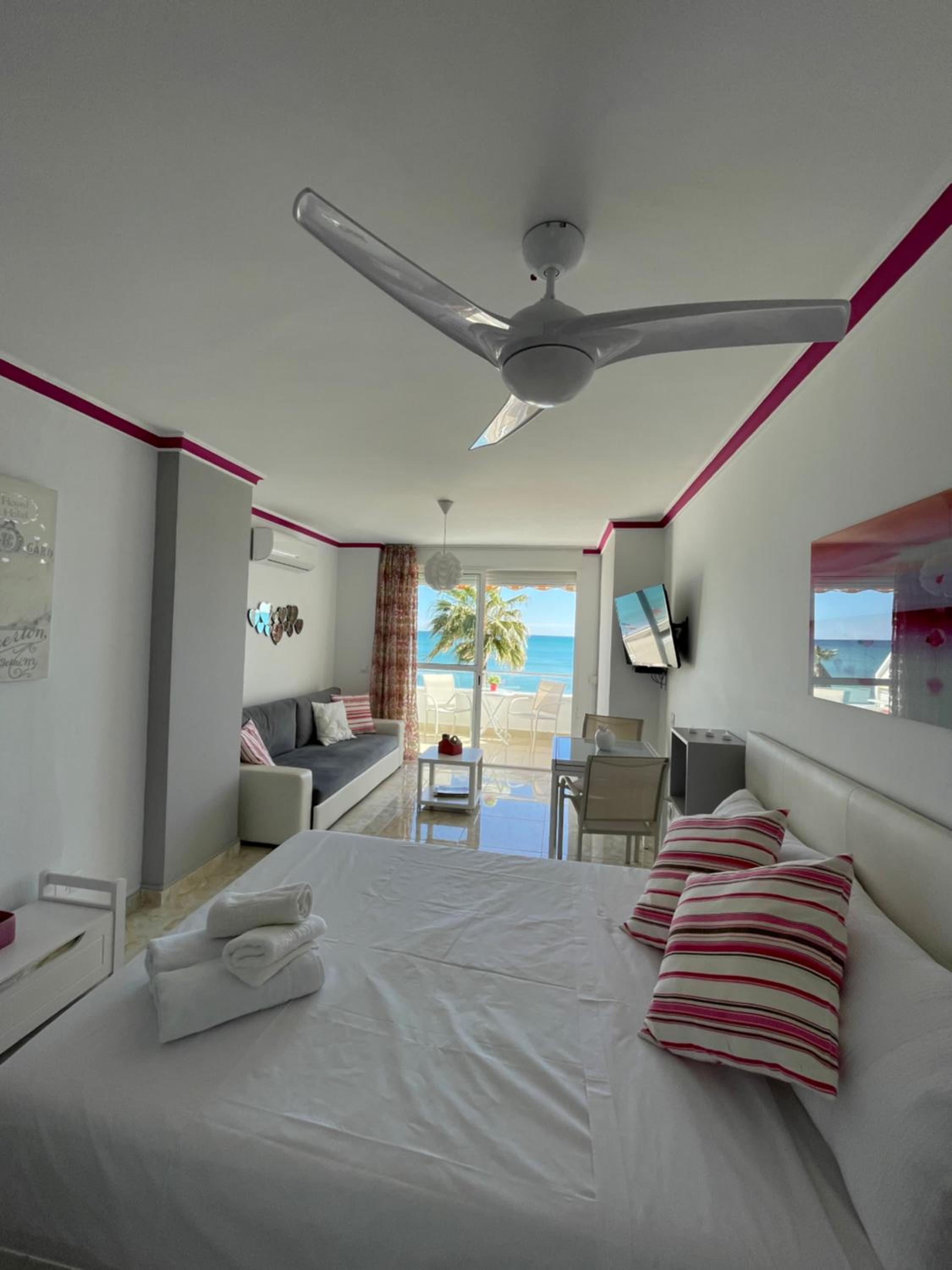 Roca Chica. Studio - First Line Beach photo 2