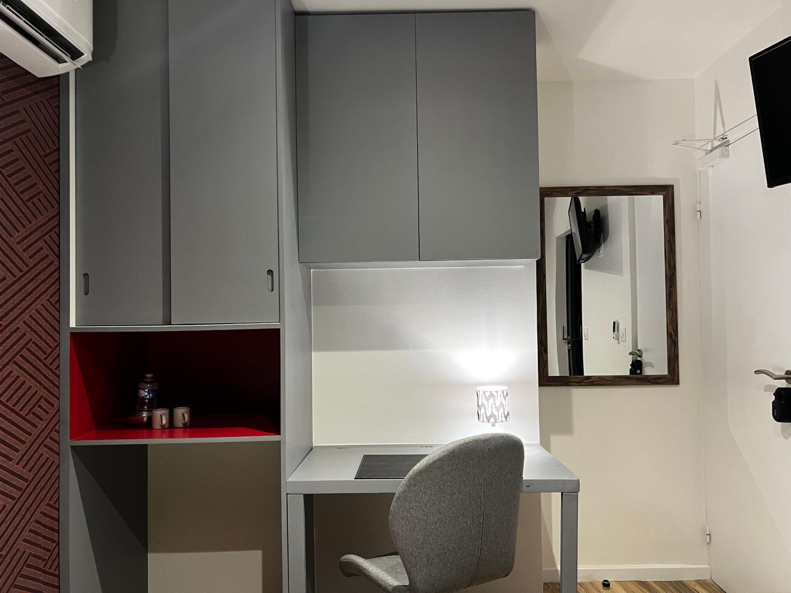hotel room