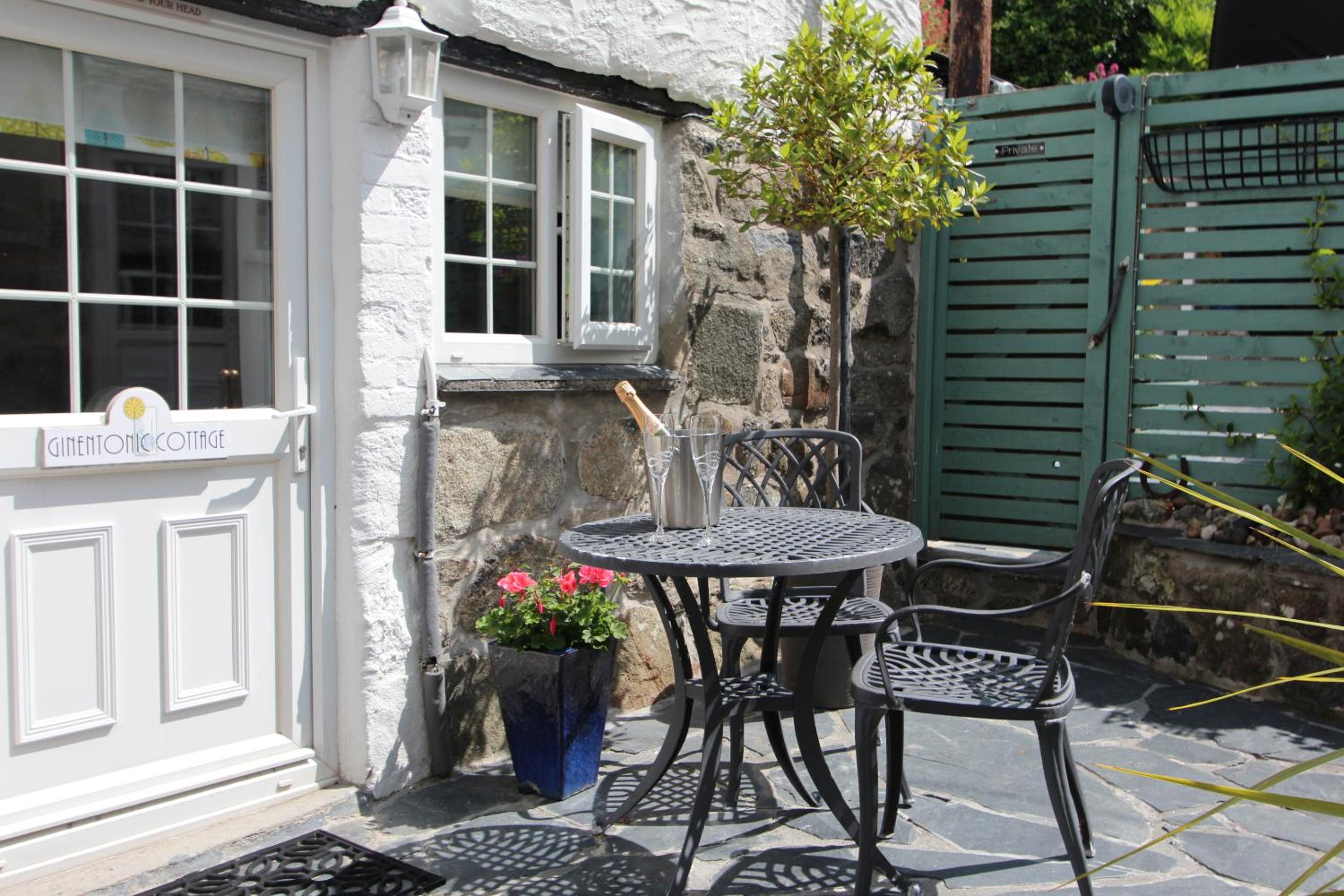 Ginentonic Cottage