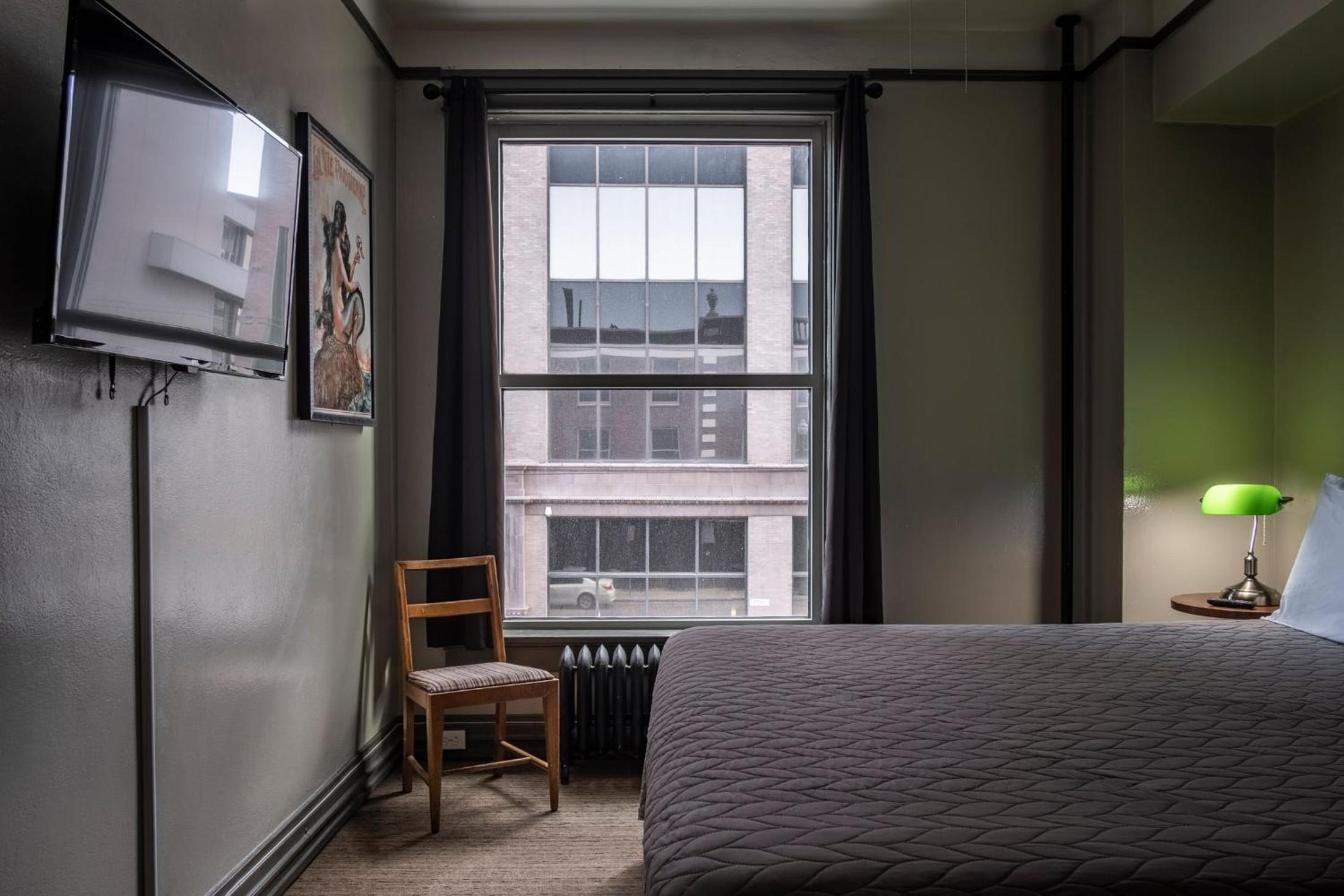 Gardner Hotel & Hostel