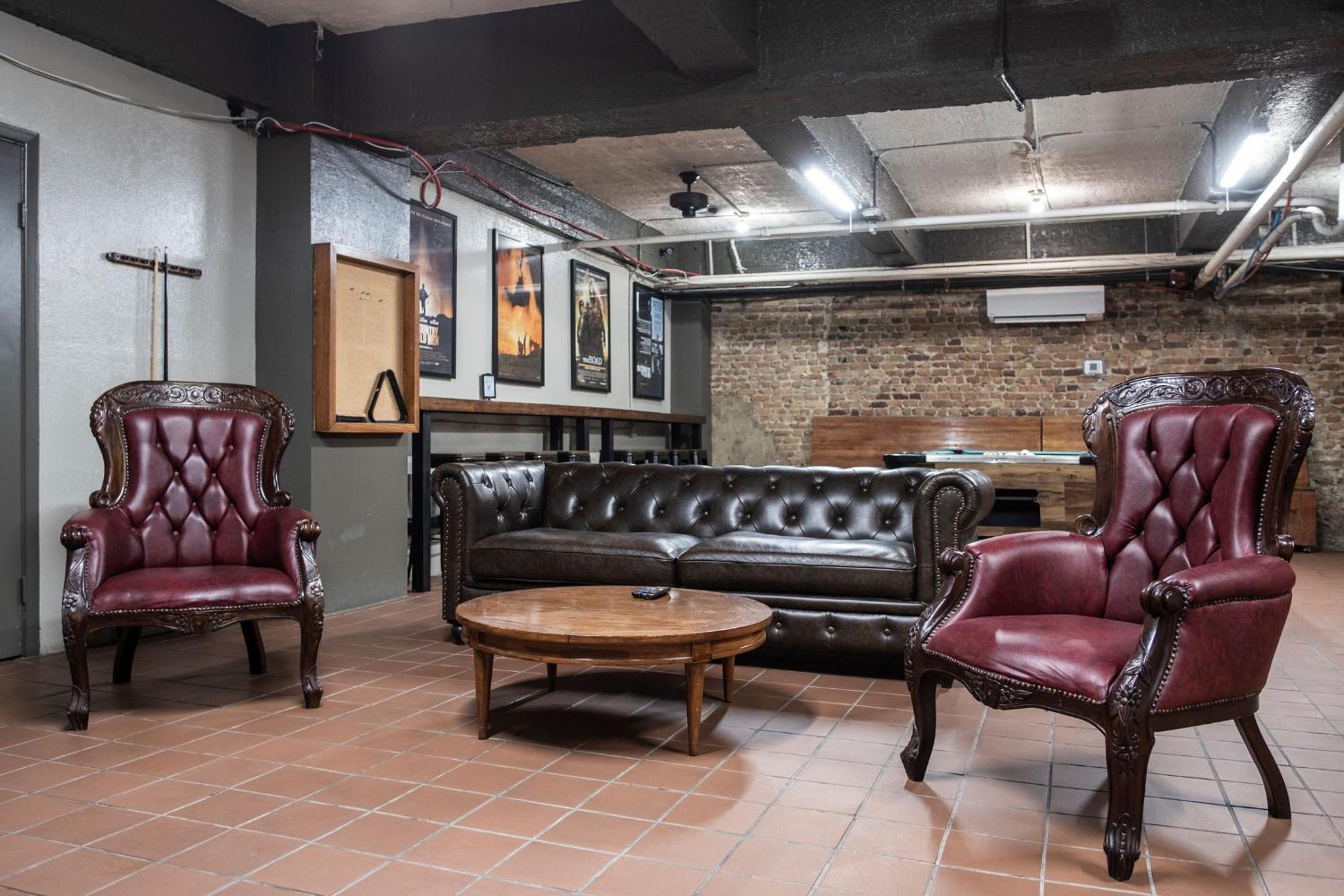 Gardner Hotel & Hostel