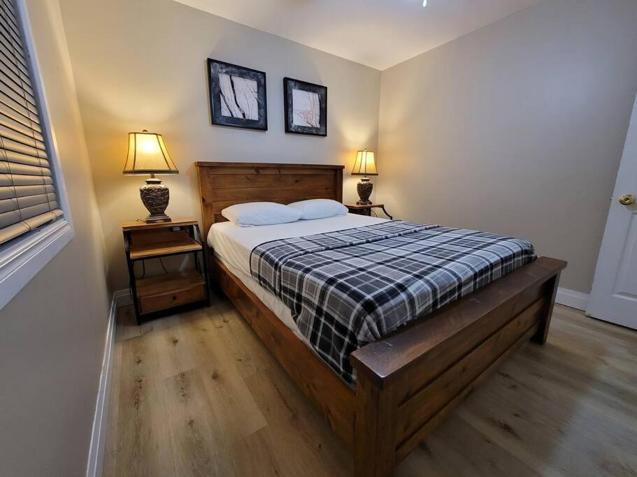 Firefly Hut - Cheerful 6-bedroom cottage with serene beauty