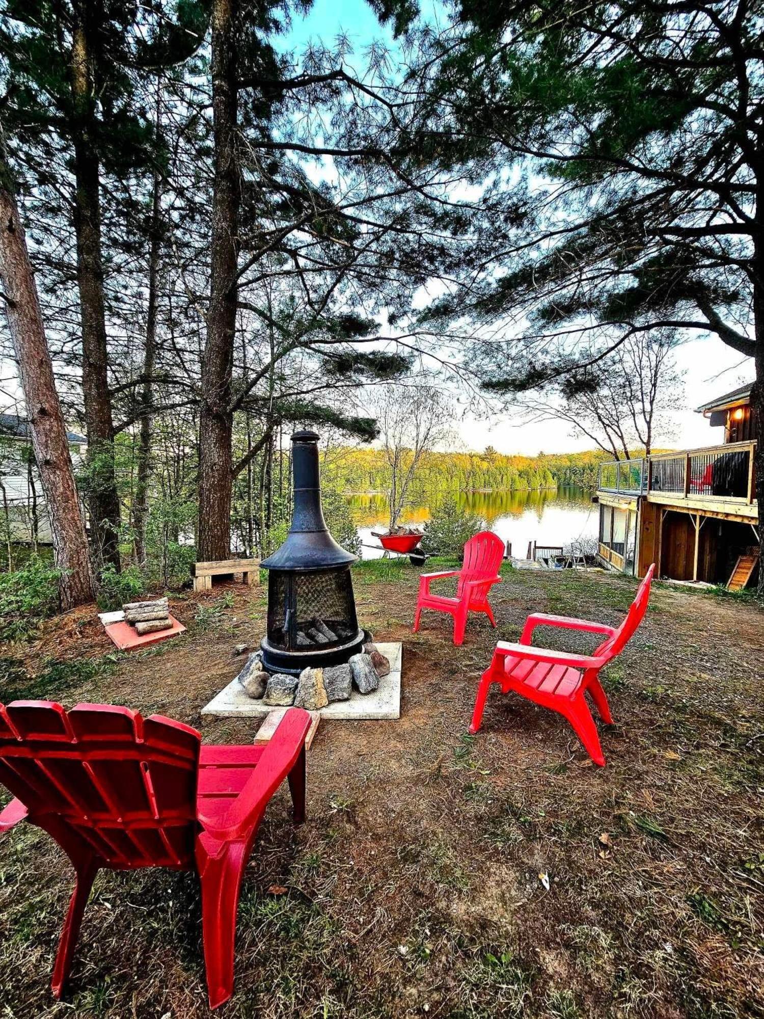 Firefly Hut - Cheerful 6-bedroom cottage with serene beauty
