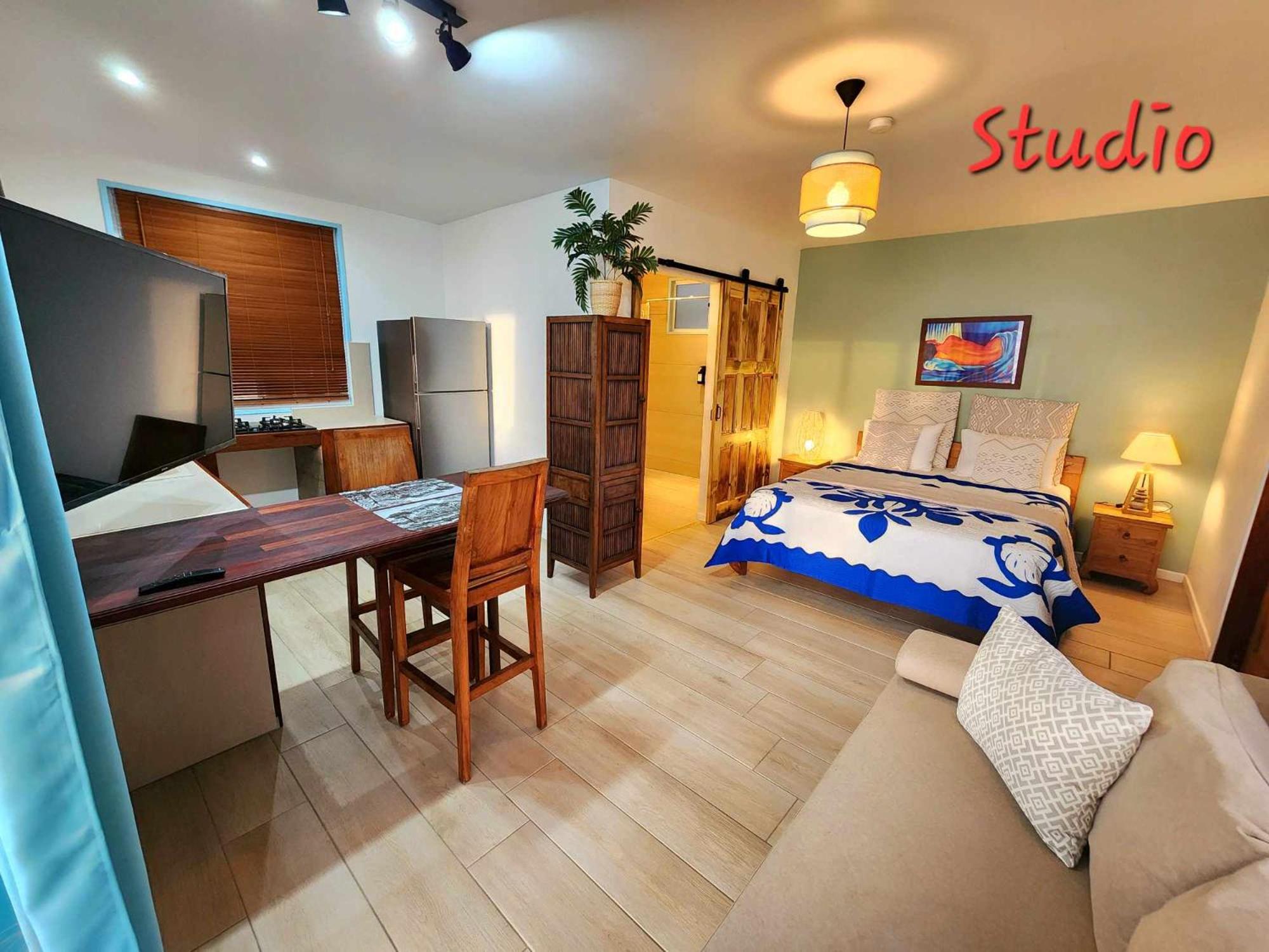 Studio bord de mer Fare Tahitea Pension