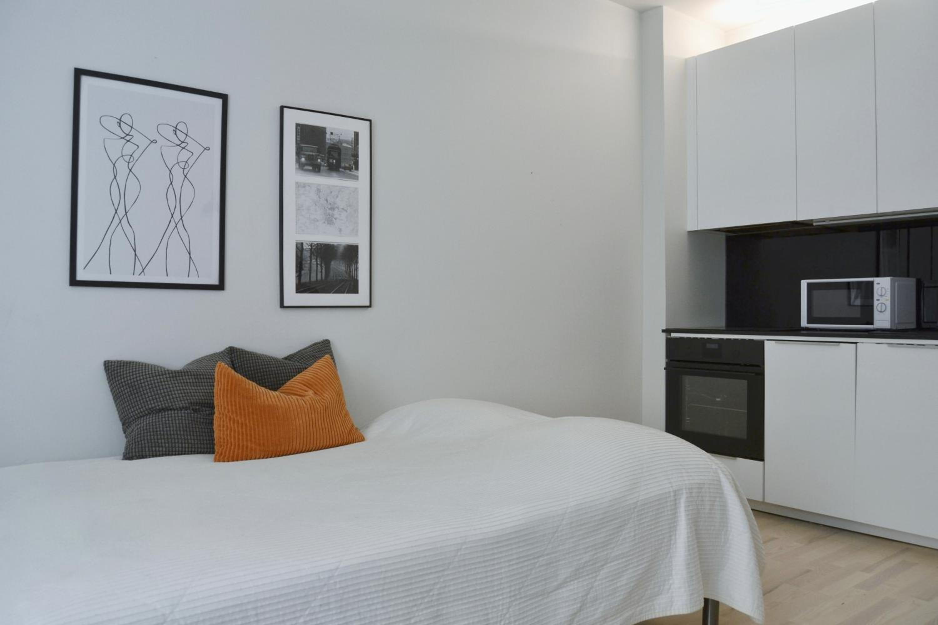 Ullis Studio with Top Location