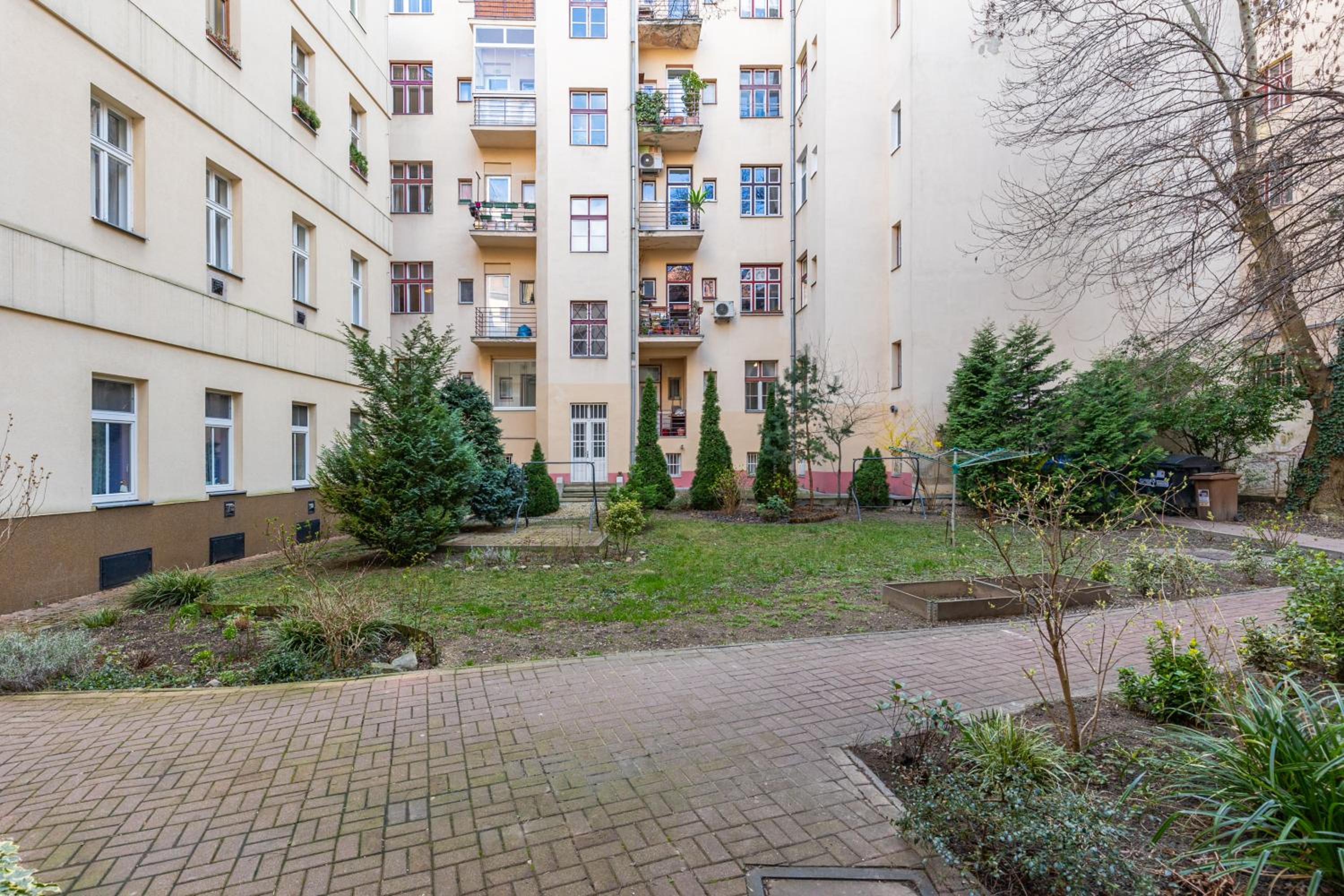 Charming Flat, Steps from Castle - Historic Part view 4