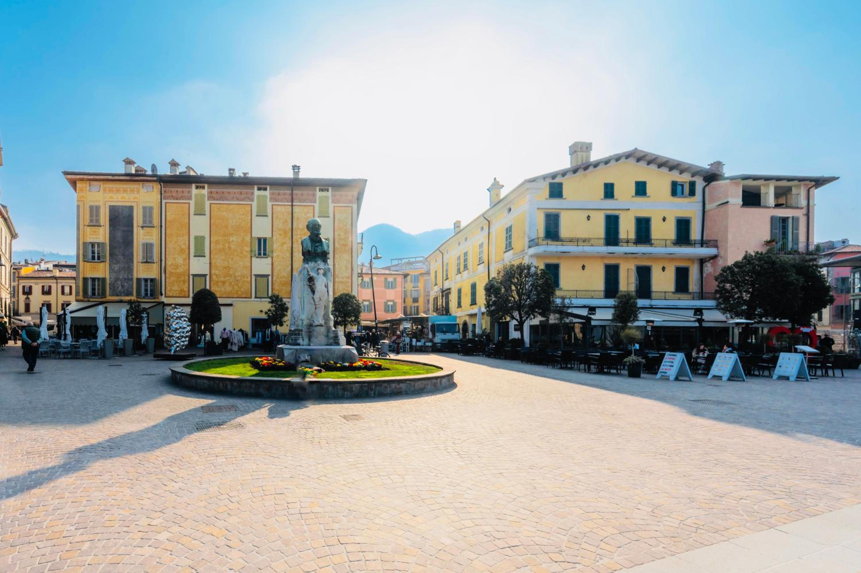 Design Apartment in Iseo Old Town with Private Parking and AC view 5