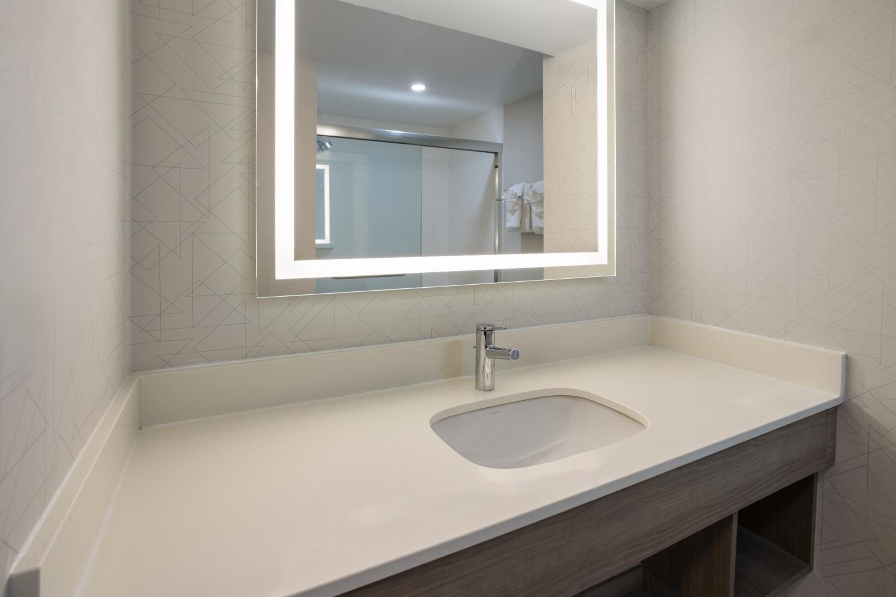 Brattleboro Vacations - Holiday Inn Express Hotel  Suites Brattleboro, an IHG Hotel - Property Image 74