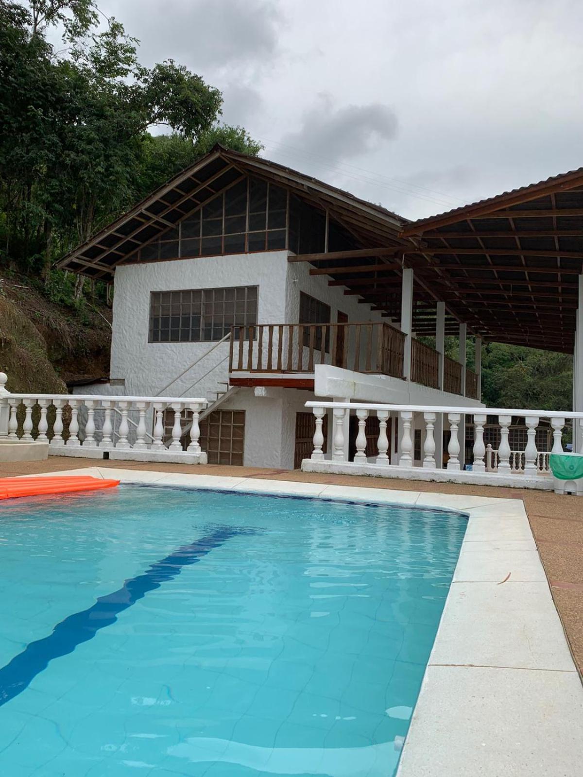 Casa Isla en la Represa de Prado