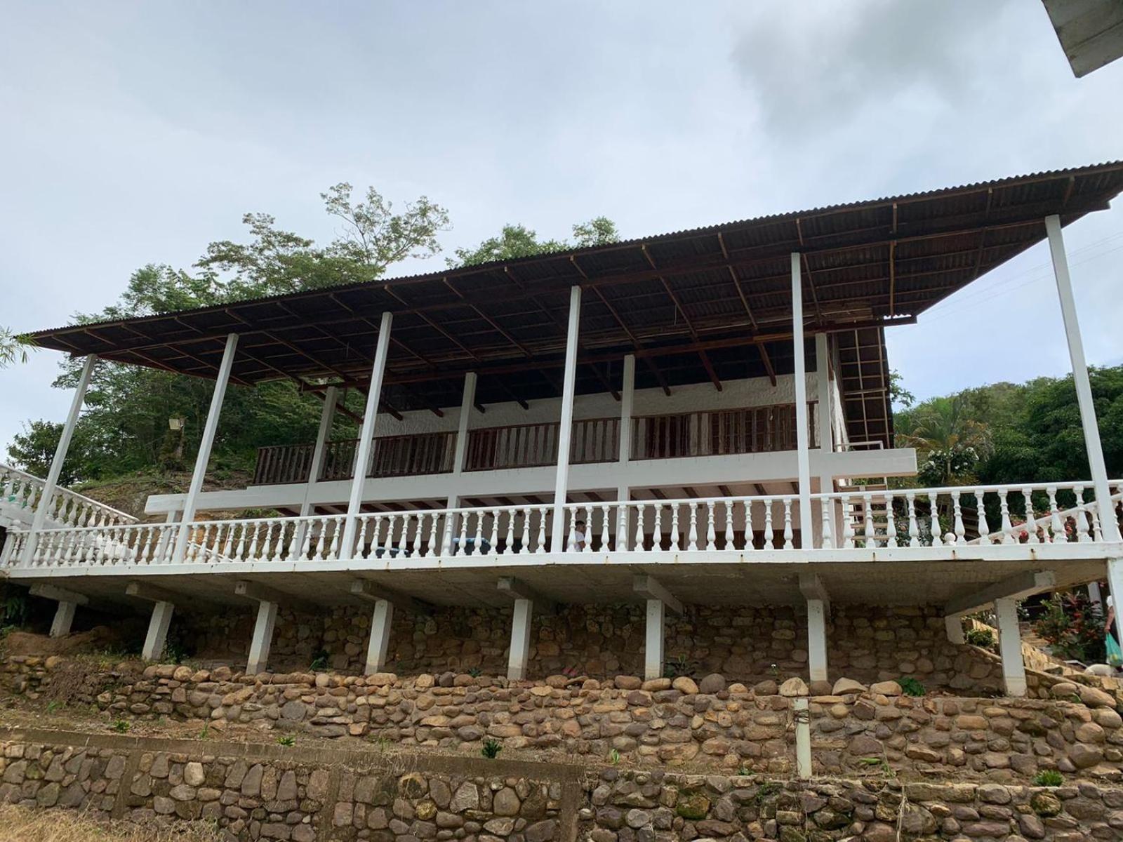 Casa Isla en la Represa de Prado