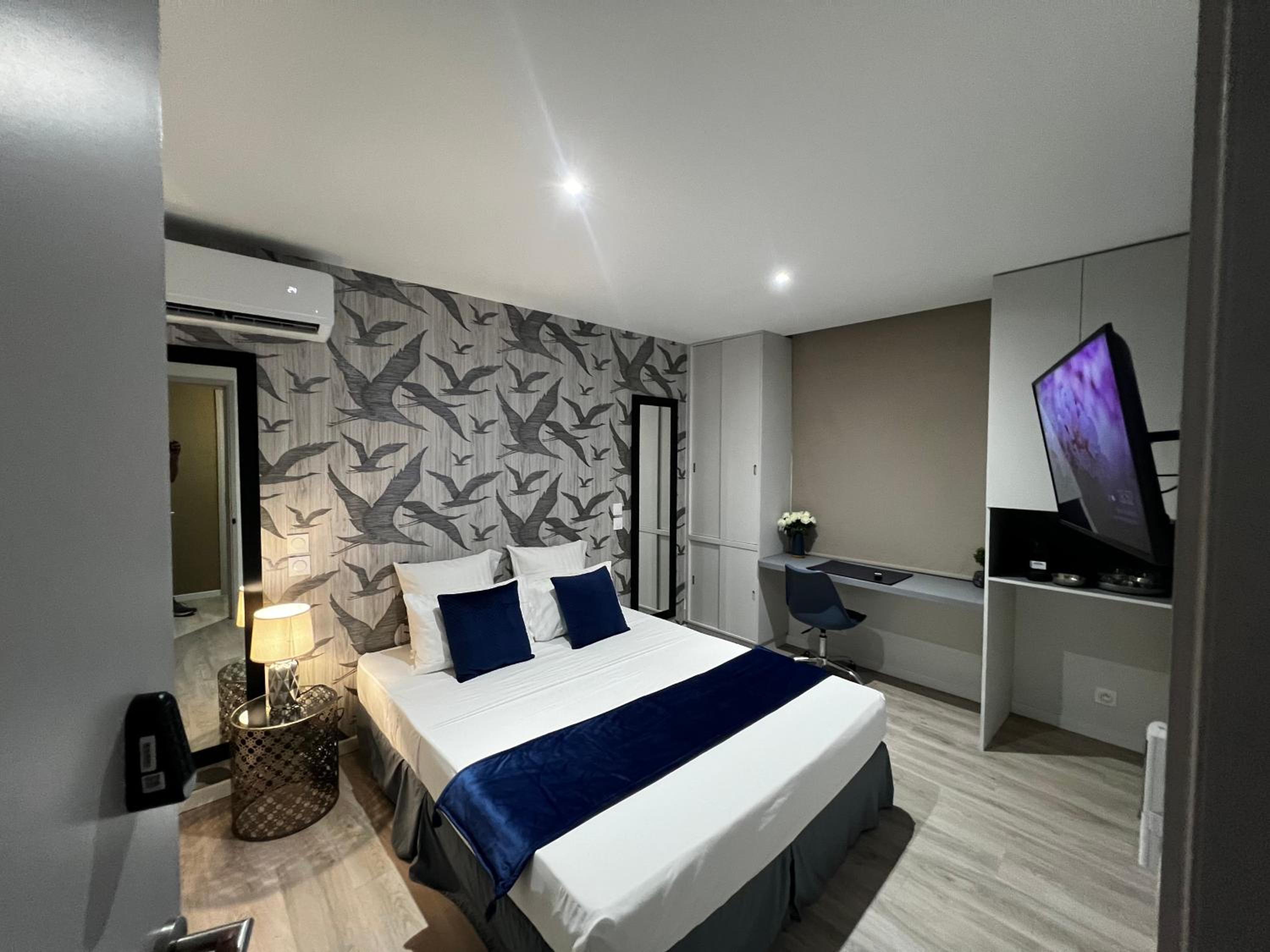 hotel room