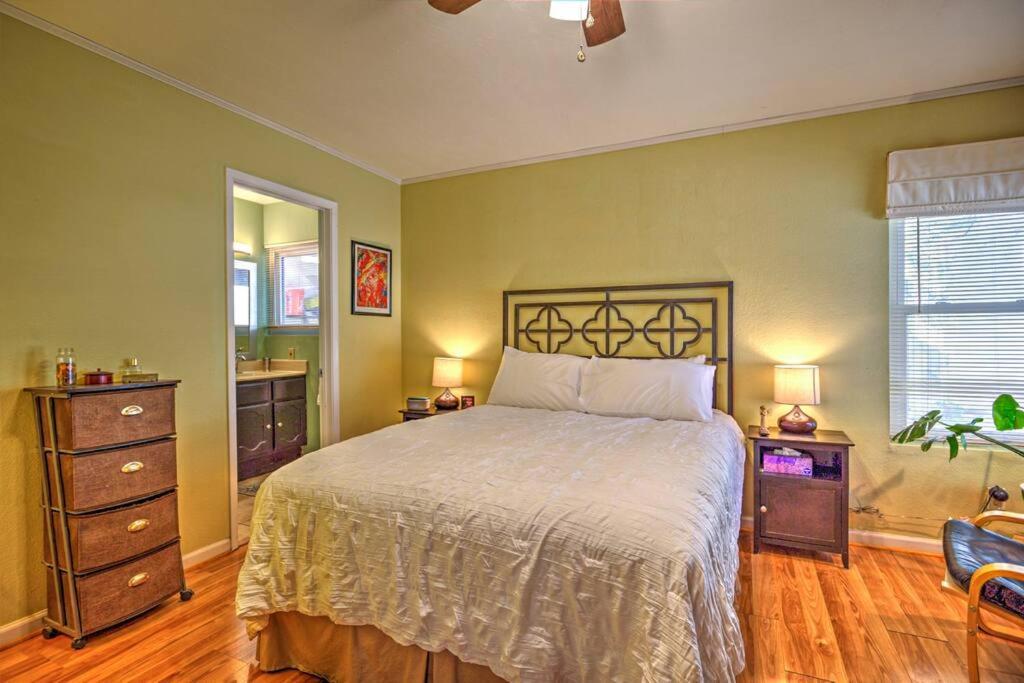 Casa Gallego - peaceful private westside home