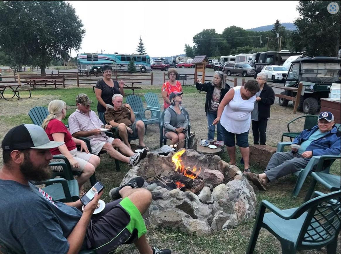 Ute Bluff Lodge, Cabins and RV park