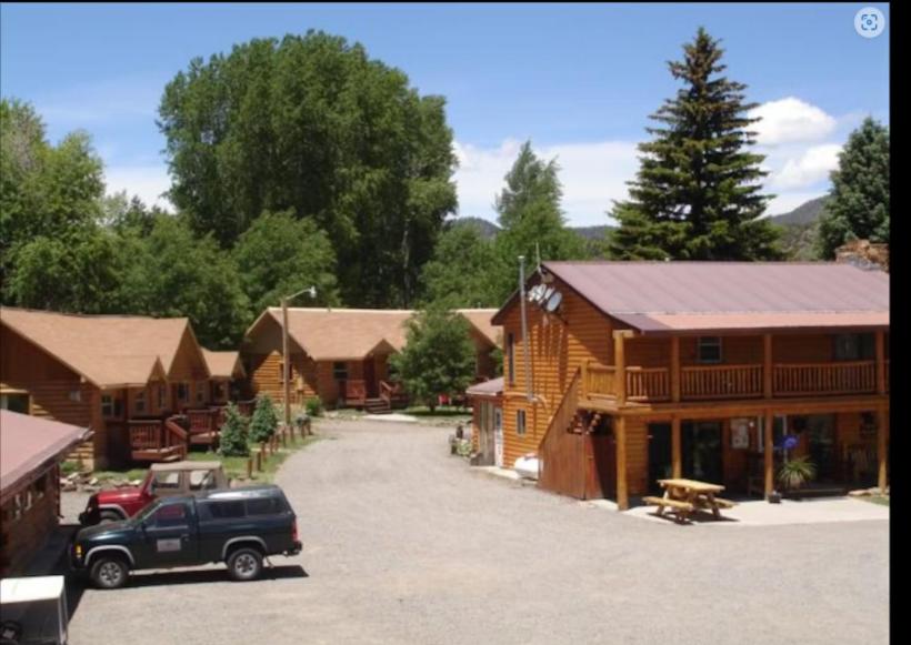 Ute Bluff Lodge, Cabins and RV park