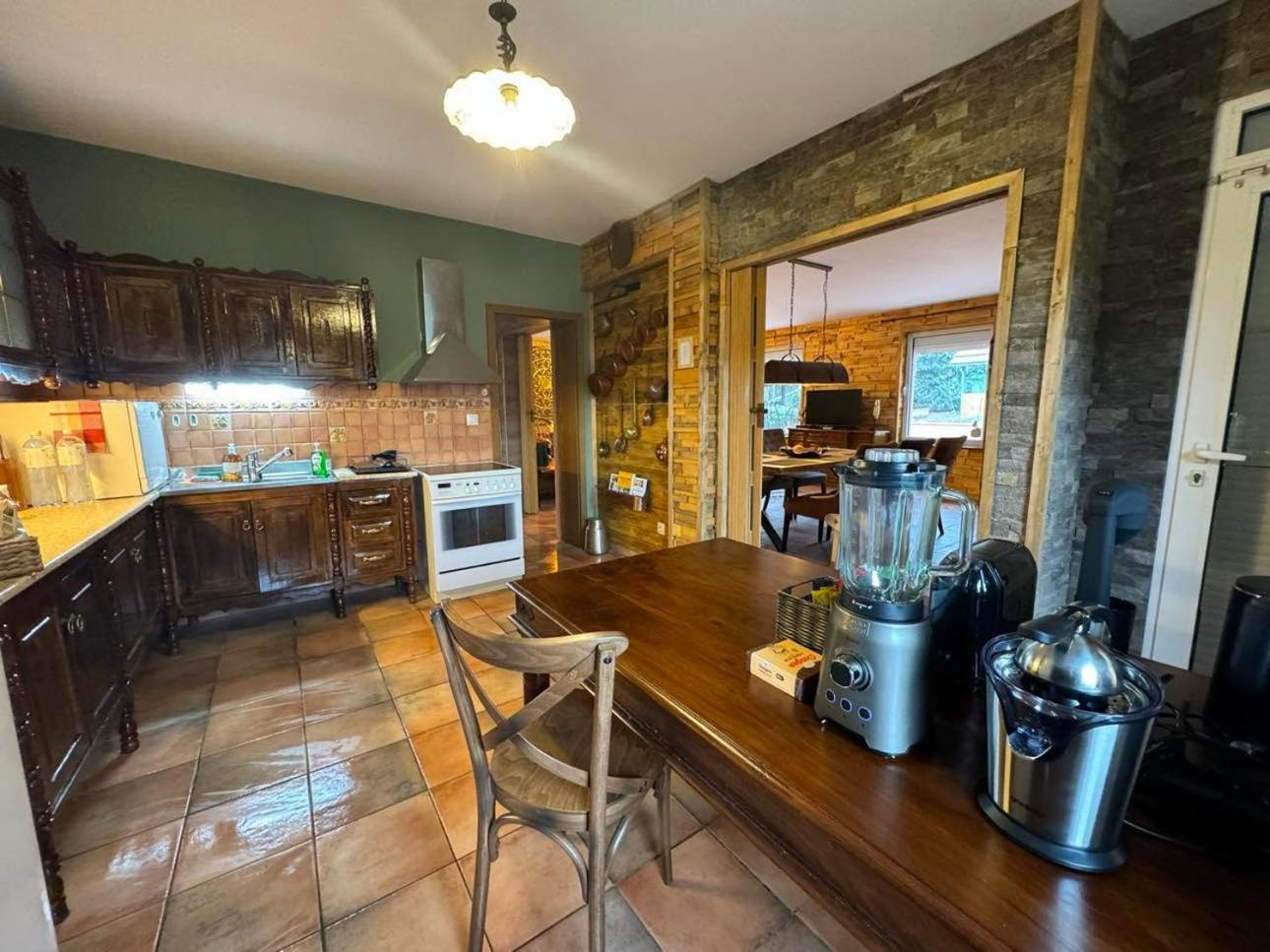 Villa Boyana City & Relax with Hot Jacuzzi and Sauna by BookVillaBG