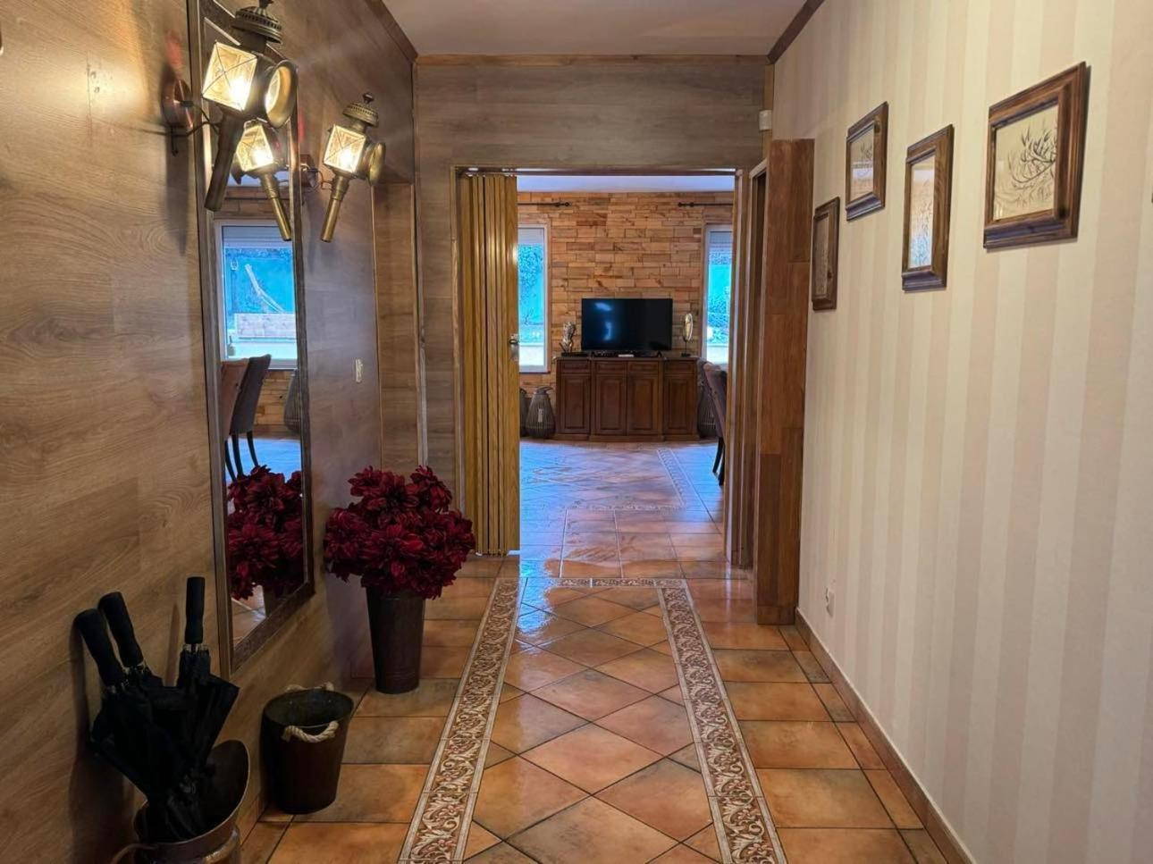 Villa Boyana City & Relax with Hot Jacuzzi and Sauna by BookVillaBG