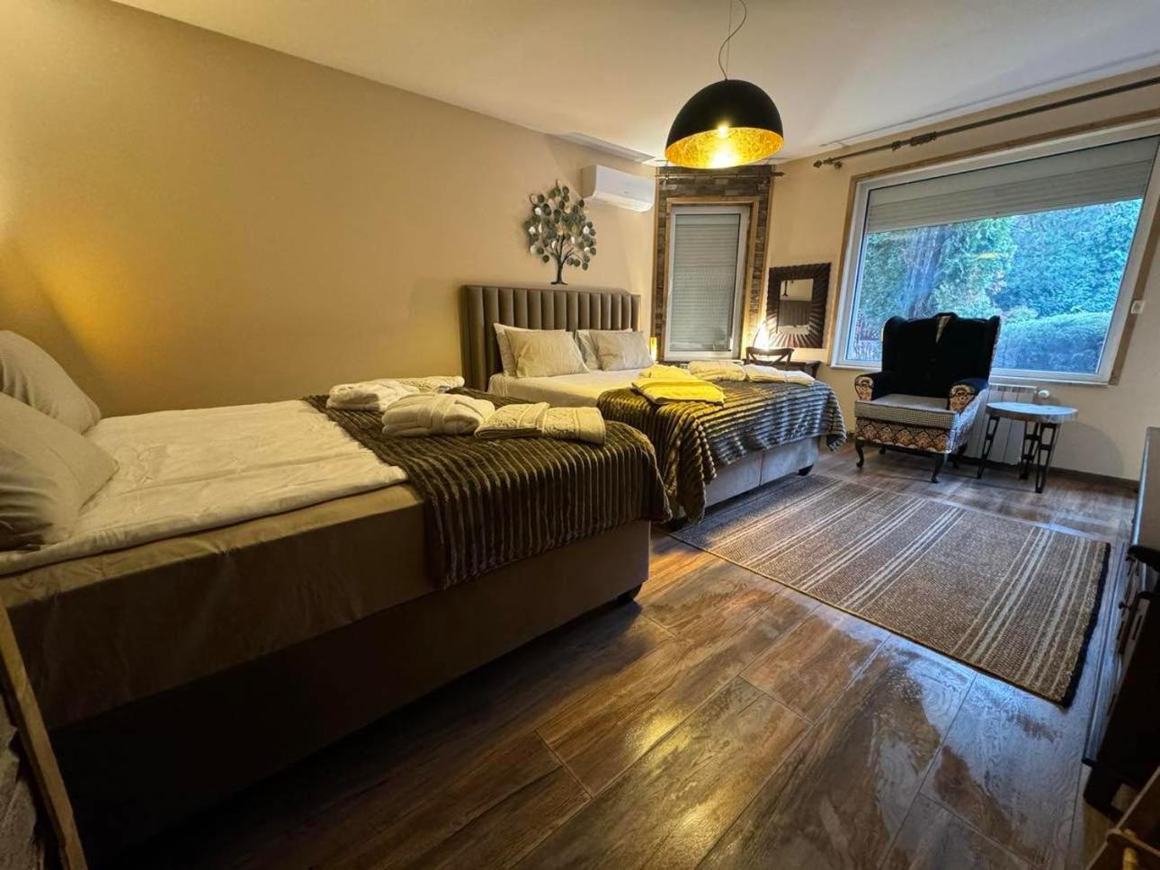 Villa Boyana City & Relax with Hot Jacuzzi and Sauna by BookVillaBG