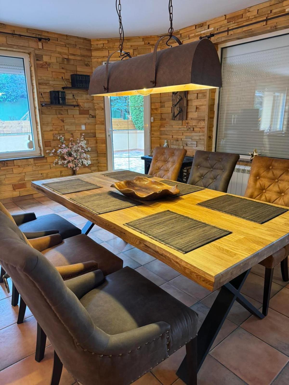 Villa Boyana City & Relax with Hot Jacuzzi and Sauna by BookVillaBG