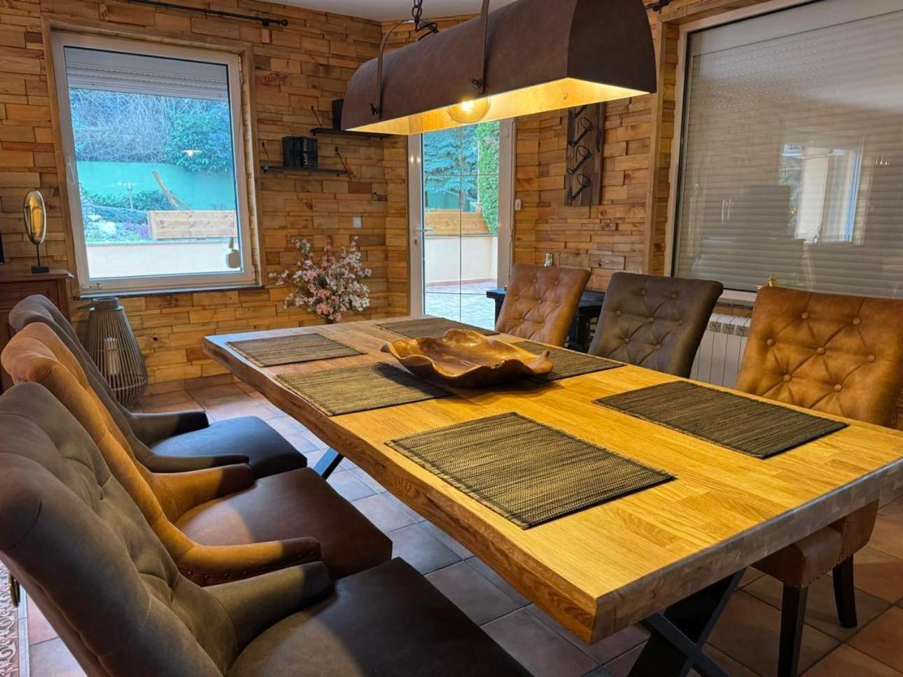 Villa Boyana City & Relax with Hot Jacuzzi and Sauna by BookVillaBG