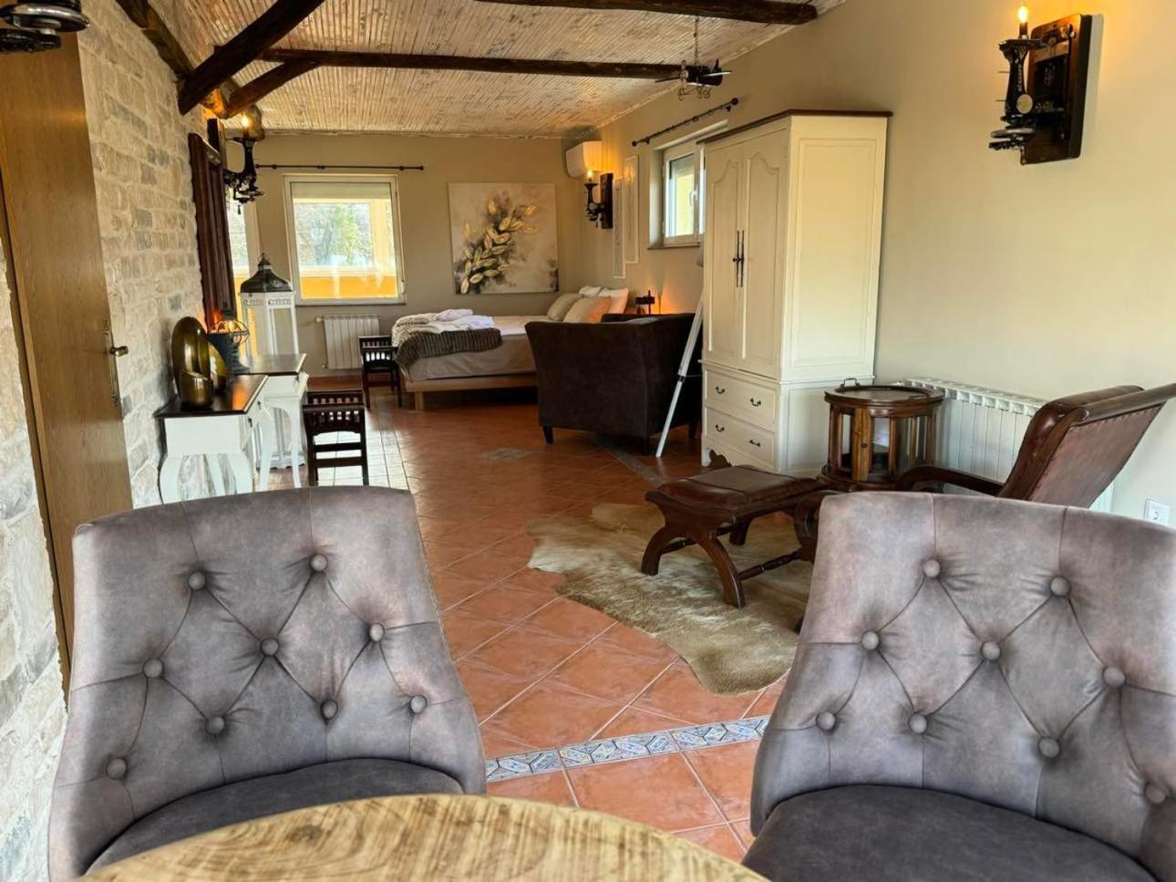 Villa Boyana City & Relax with Hot Jacuzzi and Sauna by BookVillaBG