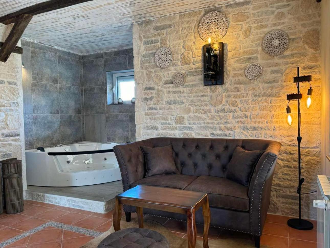 Villa Boyana City & Relax with Hot Jacuzzi and Sauna by BookVillaBG