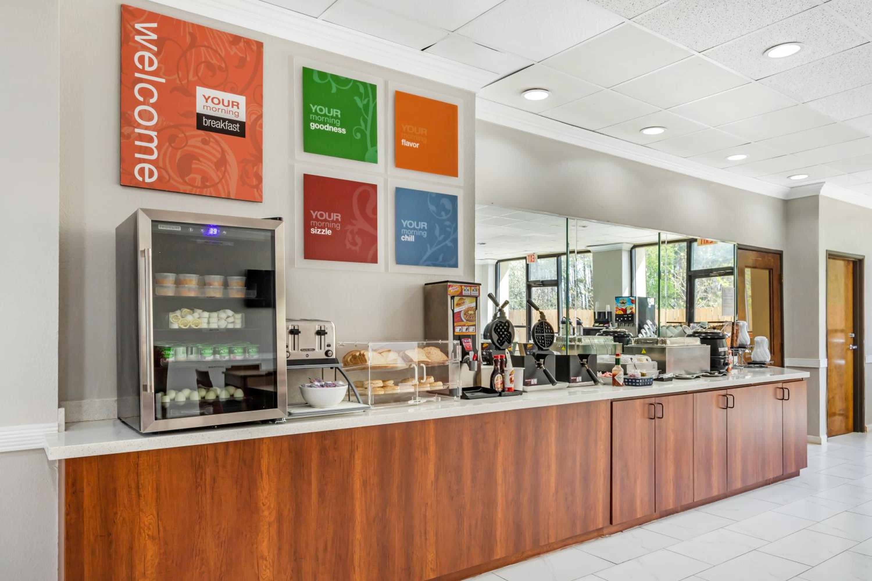 Comfort Suites Bush Intercontinental Airport - Property Image 28