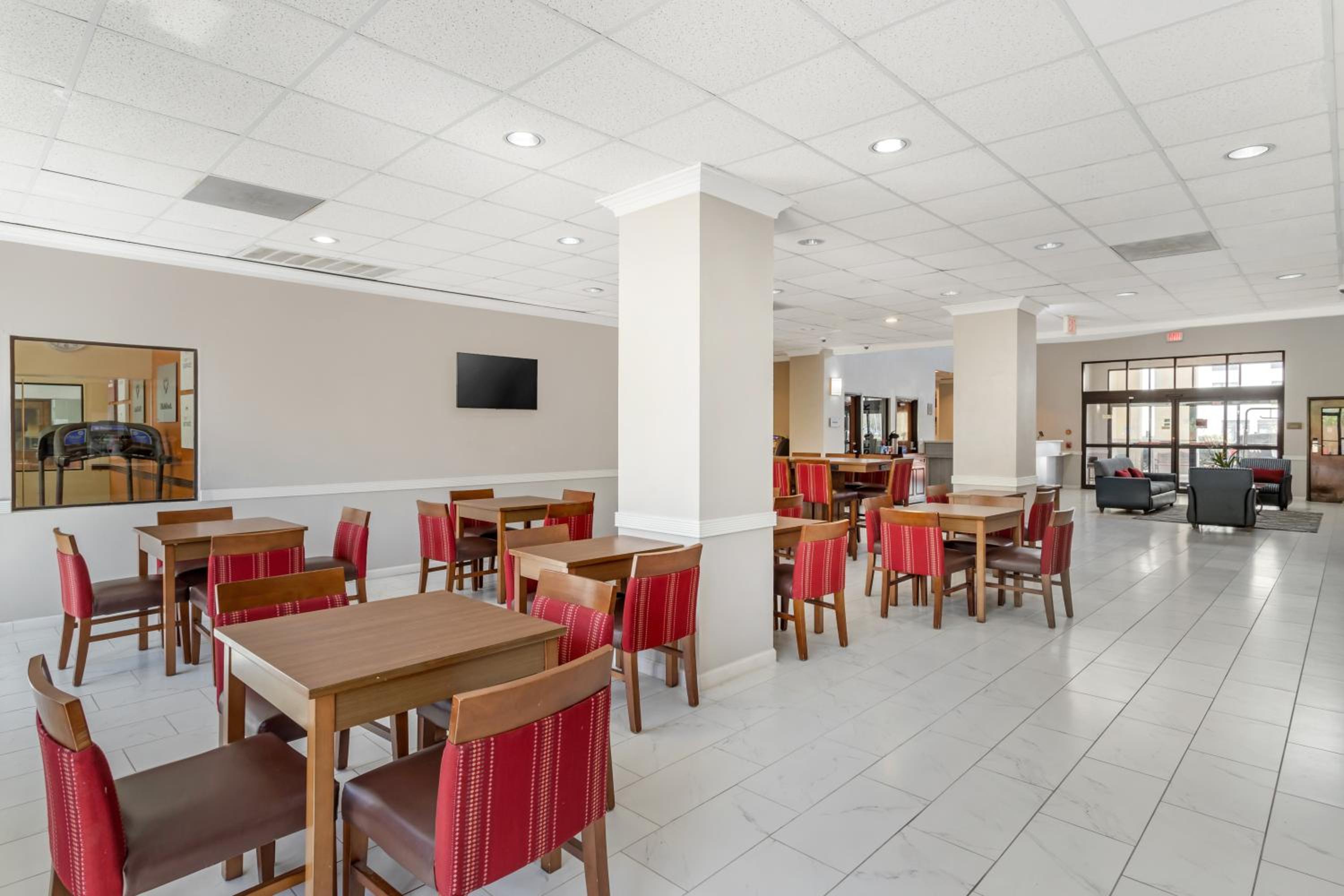 Comfort Suites Bush Intercontinental Airport - Property Image 27