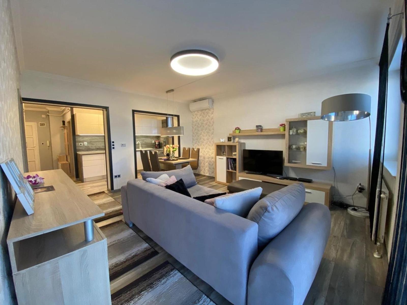 Mira Apartman