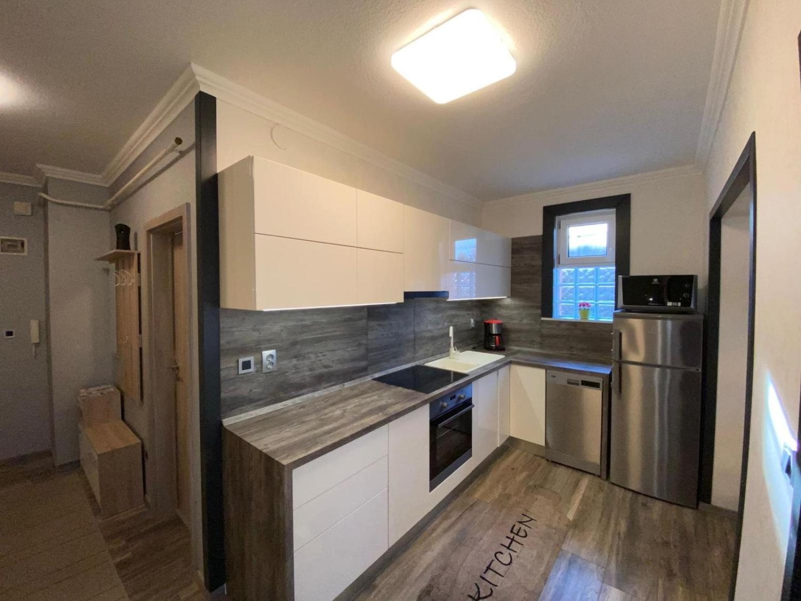 Mira Apartman