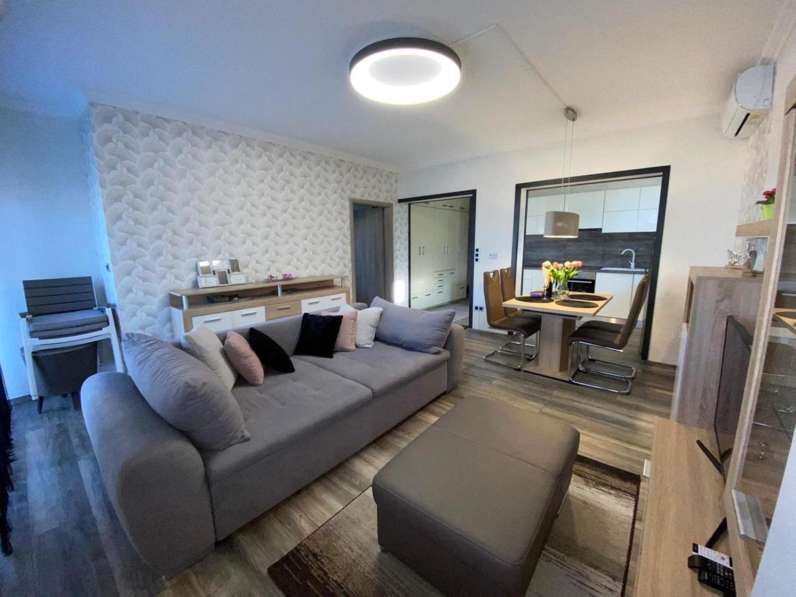Mira Apartman