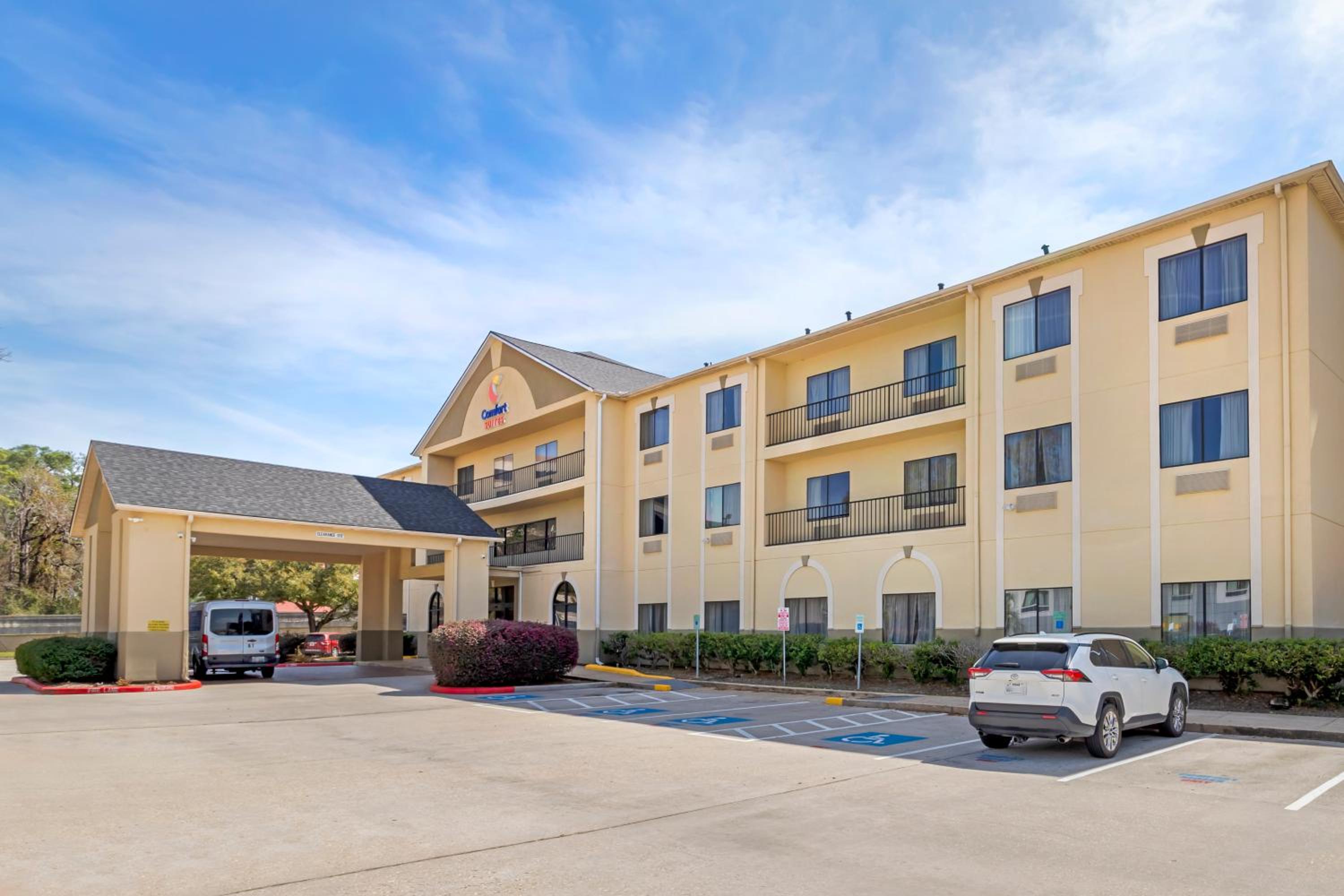Comfort Suites Bush Intercontinental Airport - Property Image 21