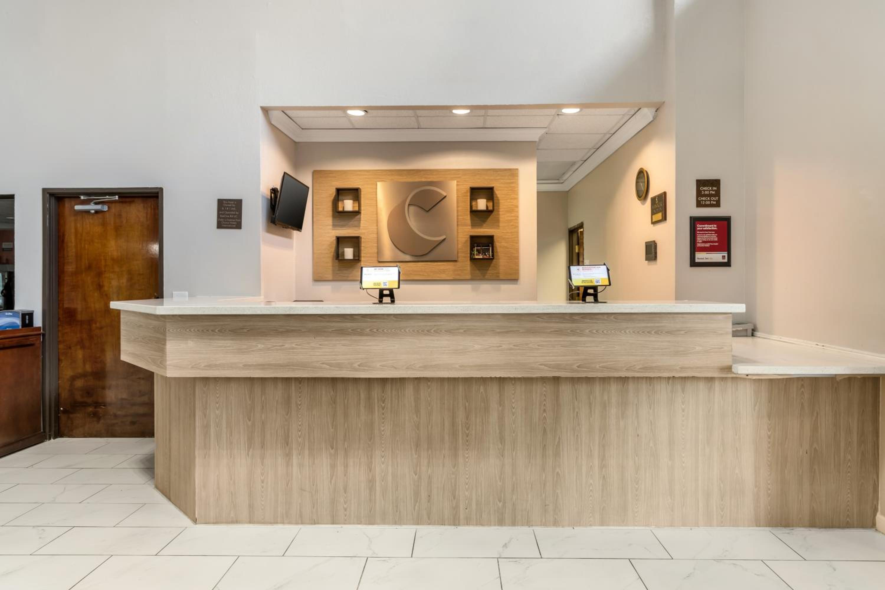 Comfort Suites Bush Intercontinental Airport - Property Image 16