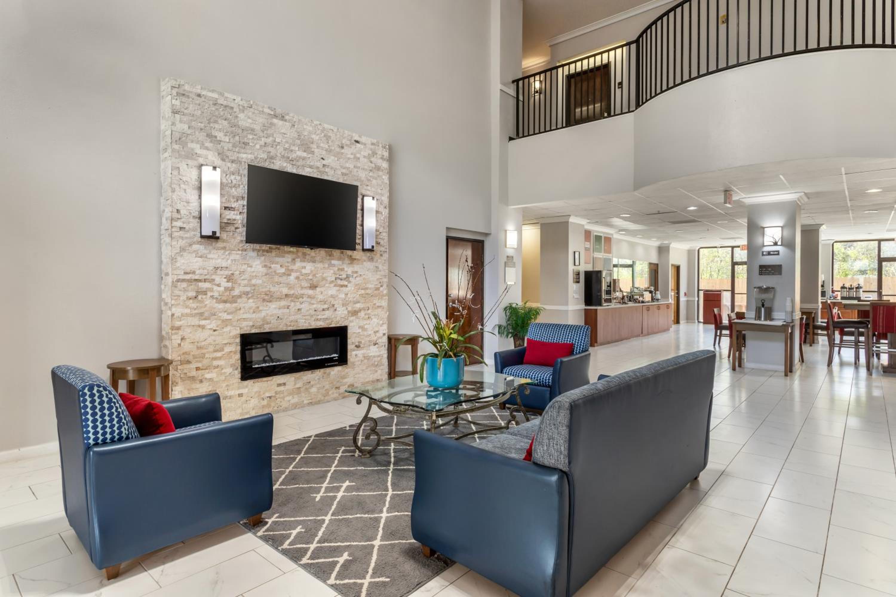 Comfort Suites Bush Intercontinental Airport - Property Image 20