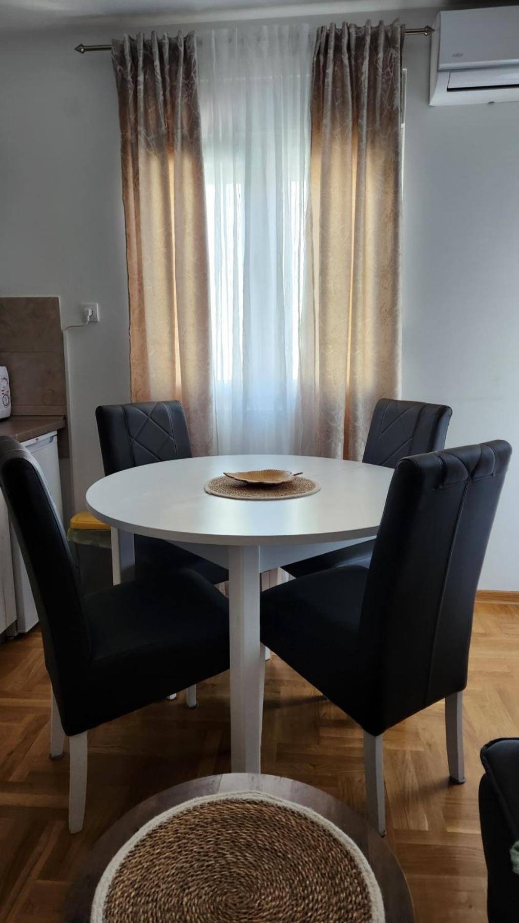 Apartman TIM LUX 2 view 3