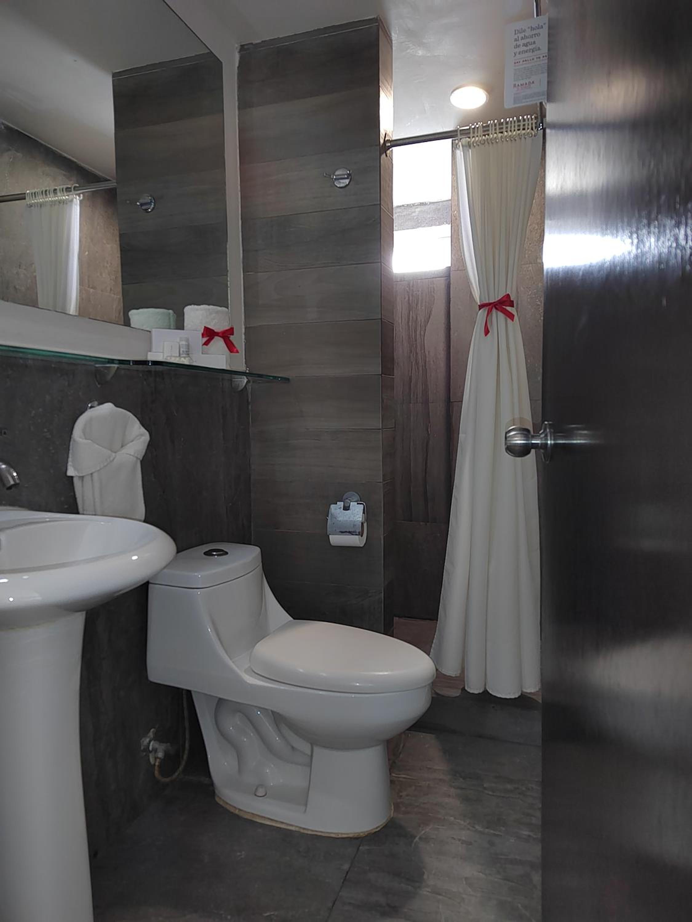 Tampico Vacations - Ramada by Wyndham Tampico Centro - Property Image 11