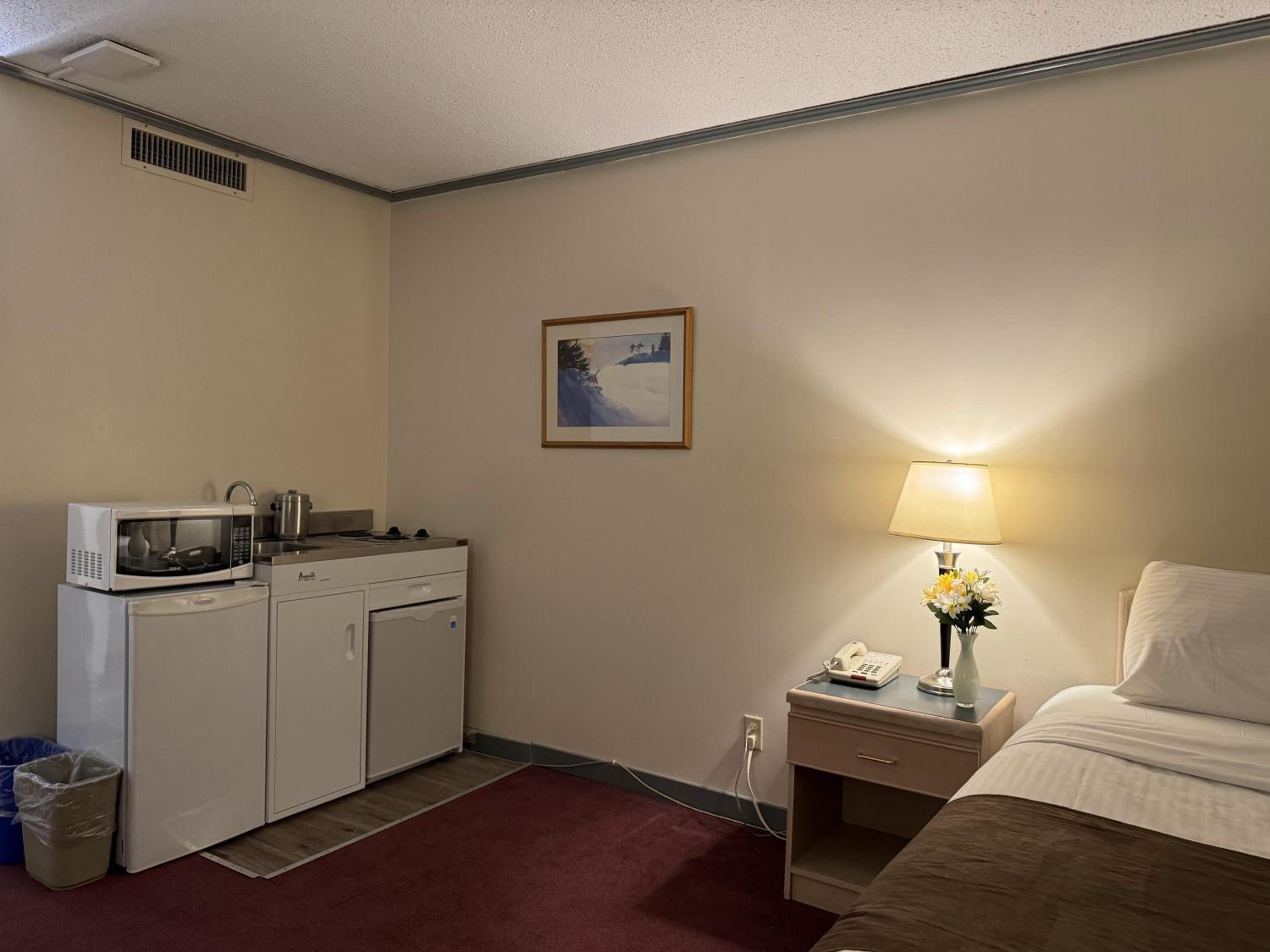 Vernon Vacations - Divya Sutra Plaza and Conference Centre, Vernon, BC - Property Image 20