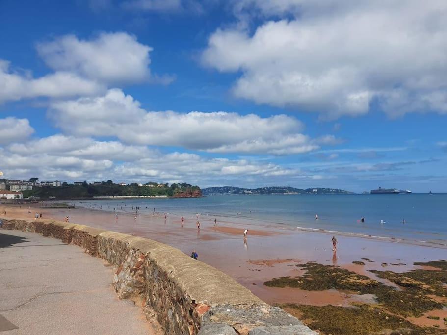 Sandy Toes Hoburne Devon Bay Holiday Park. view 3